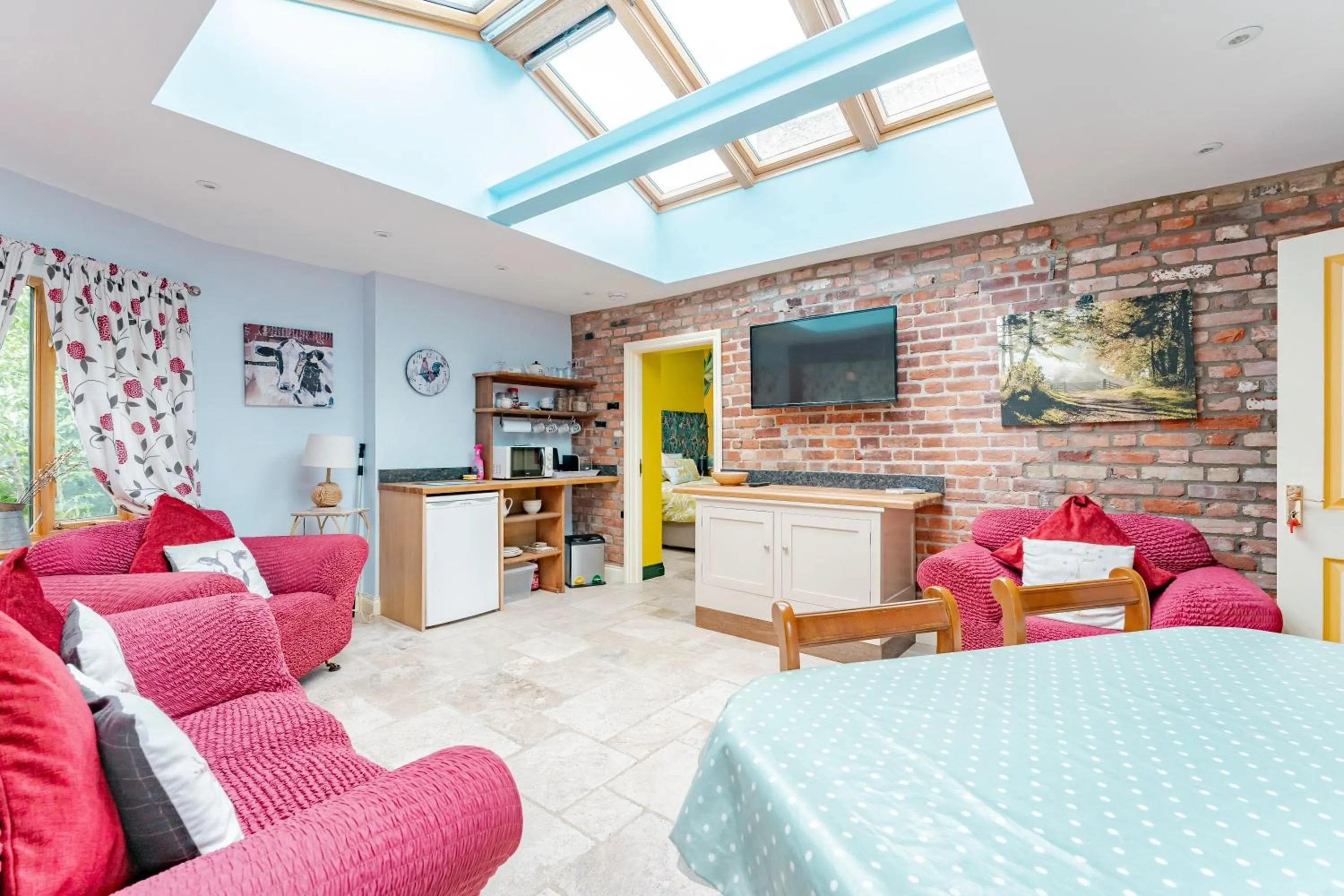 TV and multimedia in the Orangery - BnB Suites