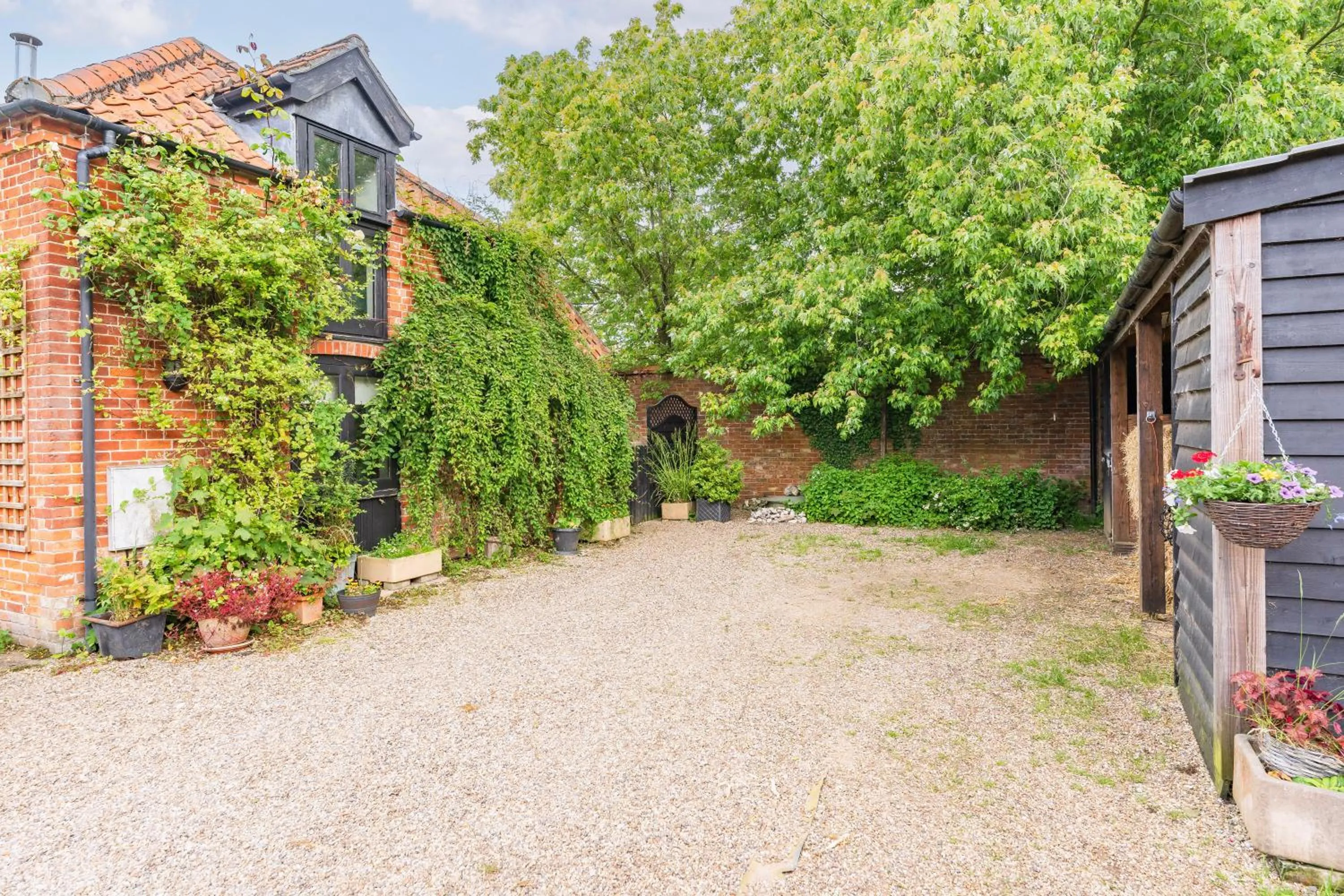 Property building in the Orangery - BnB Suites