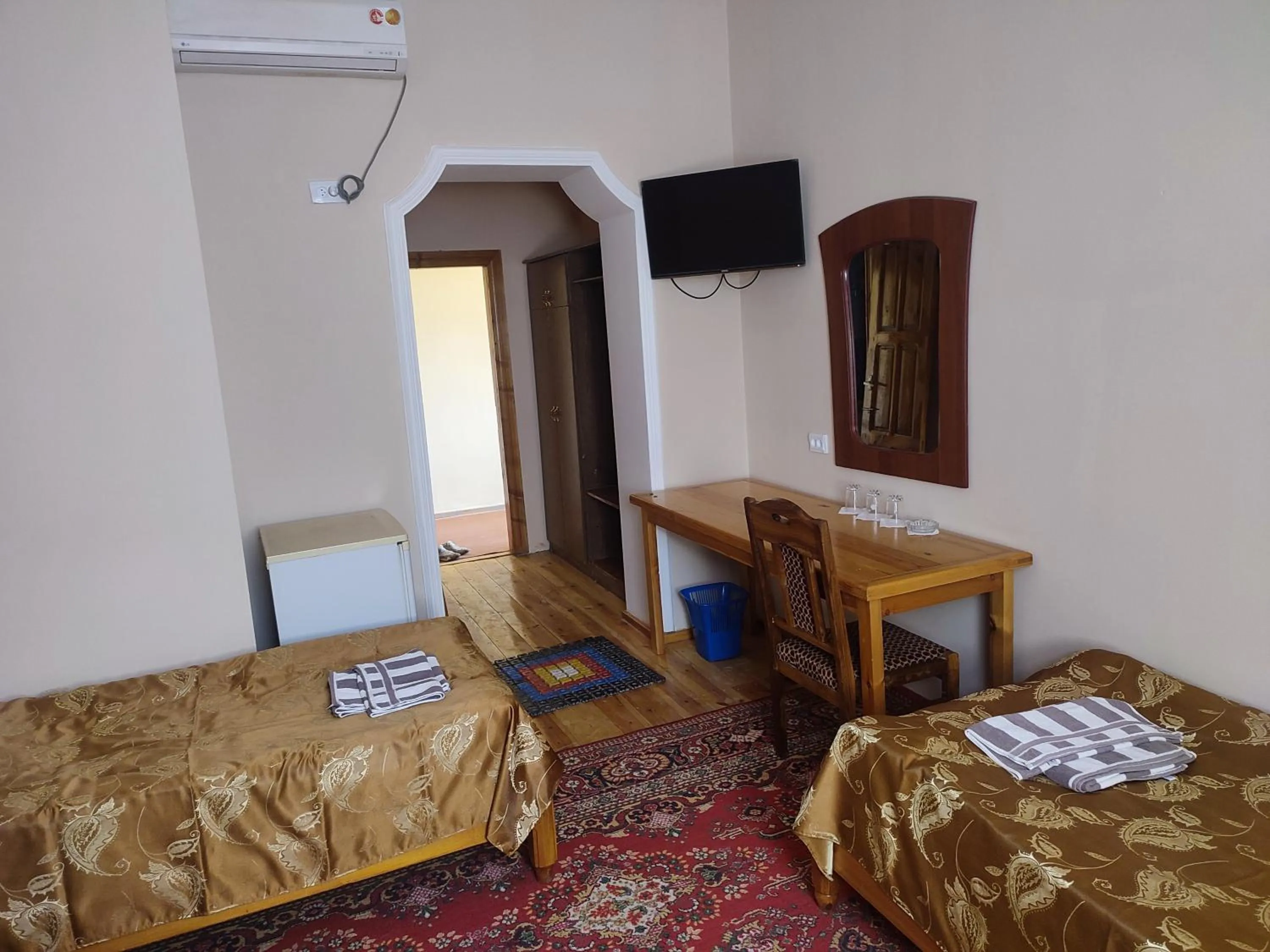 Islambek Travel & Hotel