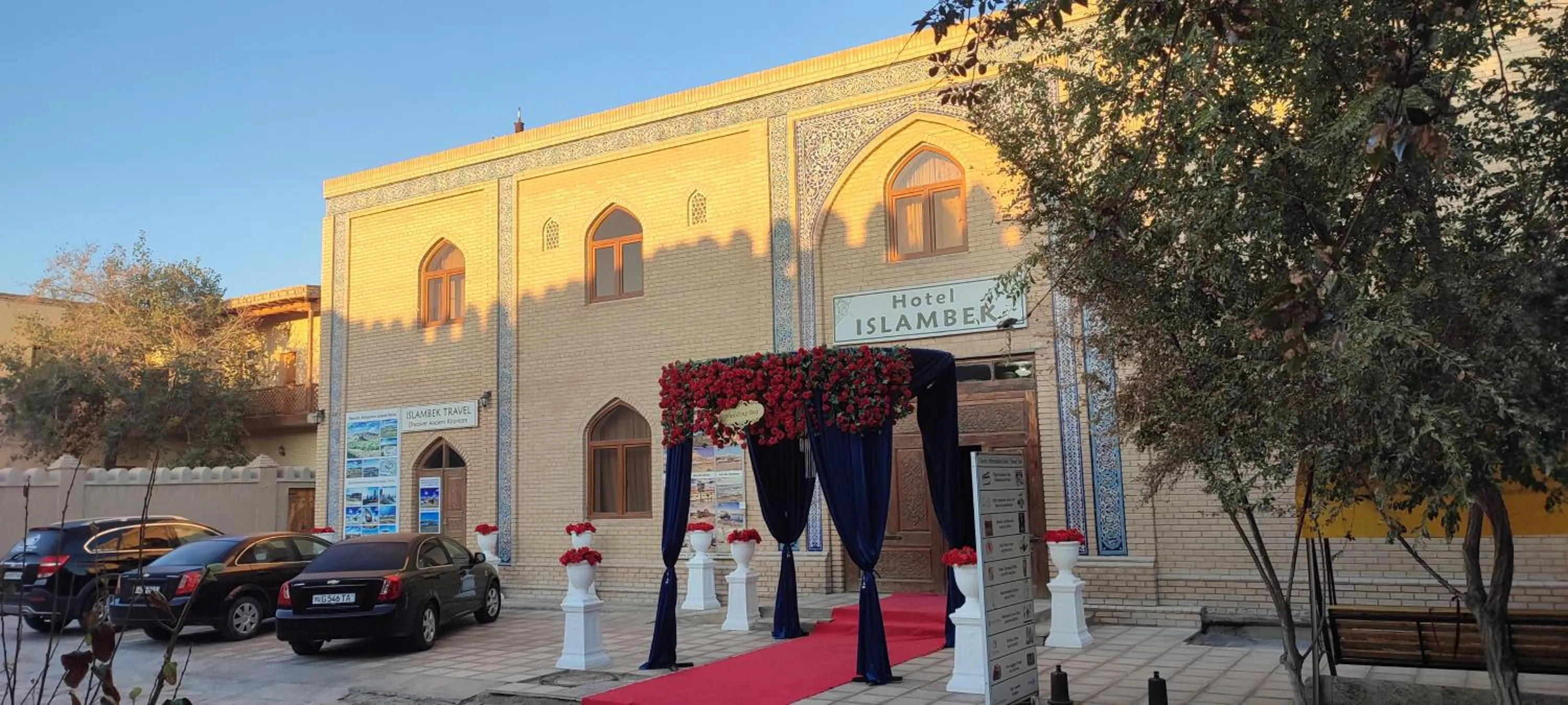 Islambek Travel & Hotel