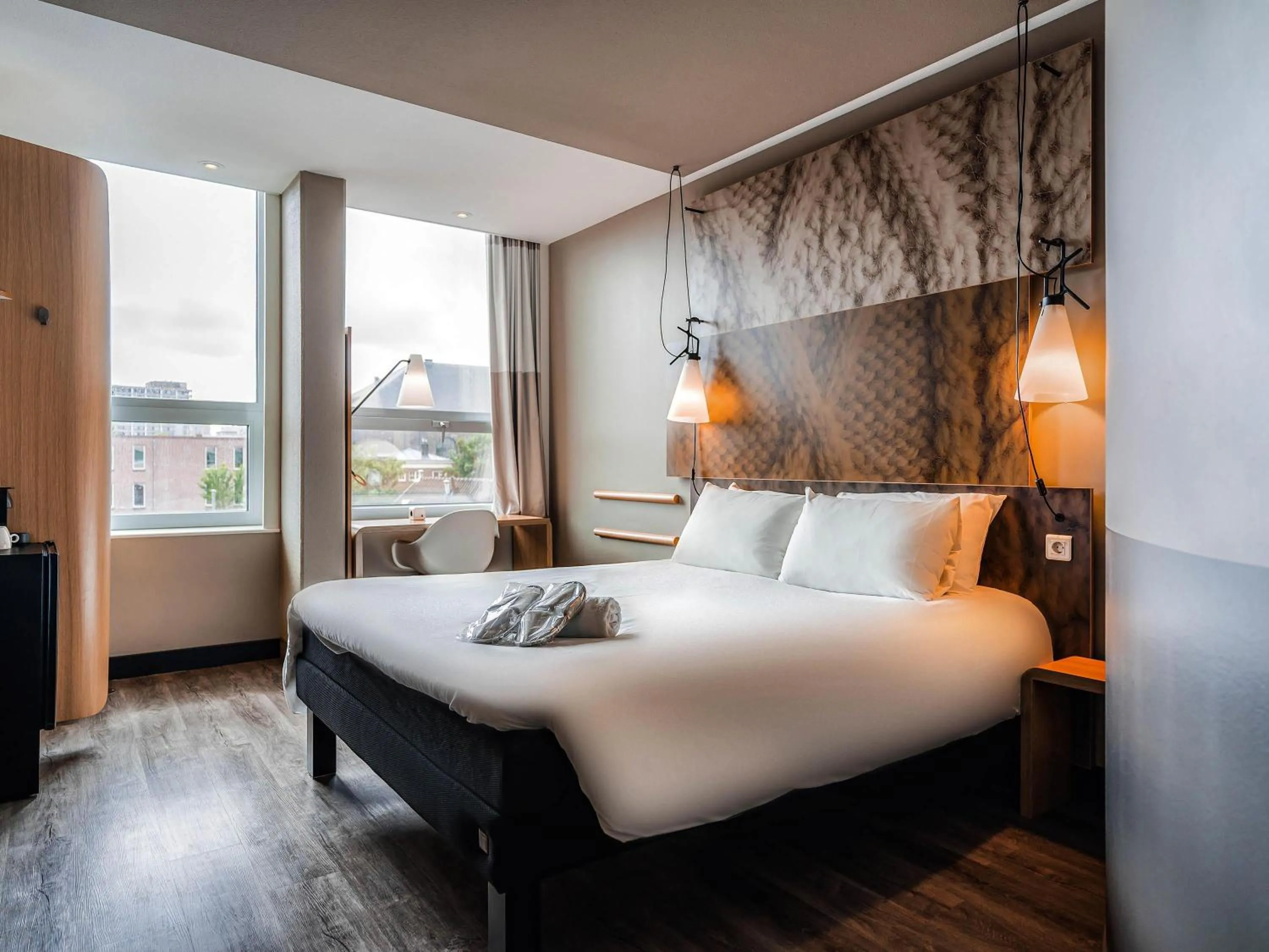 Bedroom, Bed in ibis Den Haag City Centre