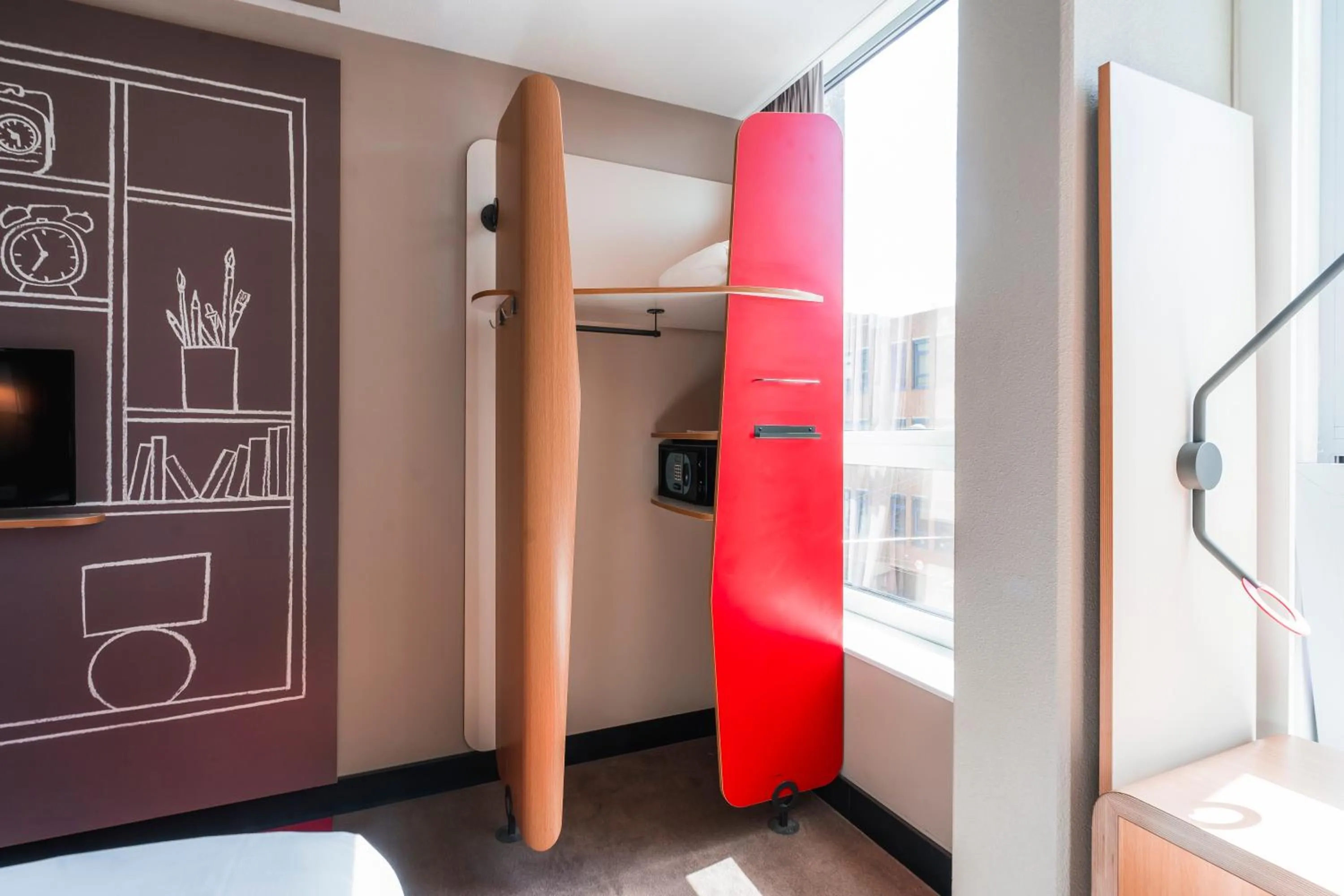 Kitchen or kitchenette in ibis Den Haag City Centre