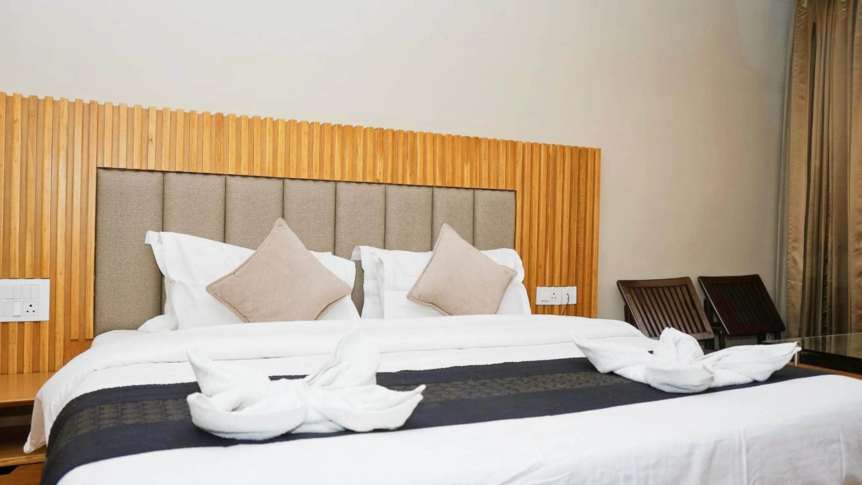 Guests, Bed in Hotel M AND RESORT