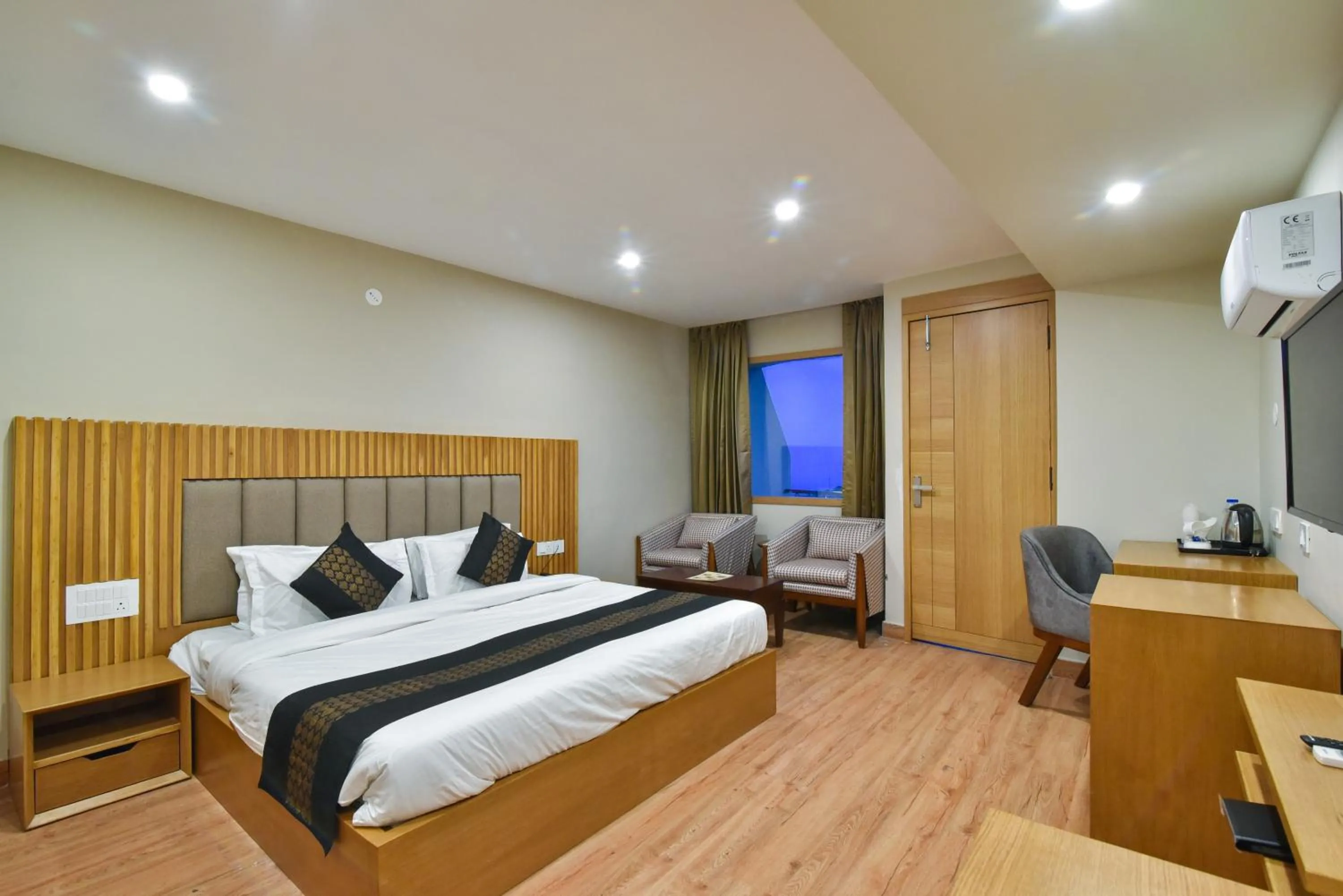 Photo of the whole room, Bed in Hotel M AND RESORT