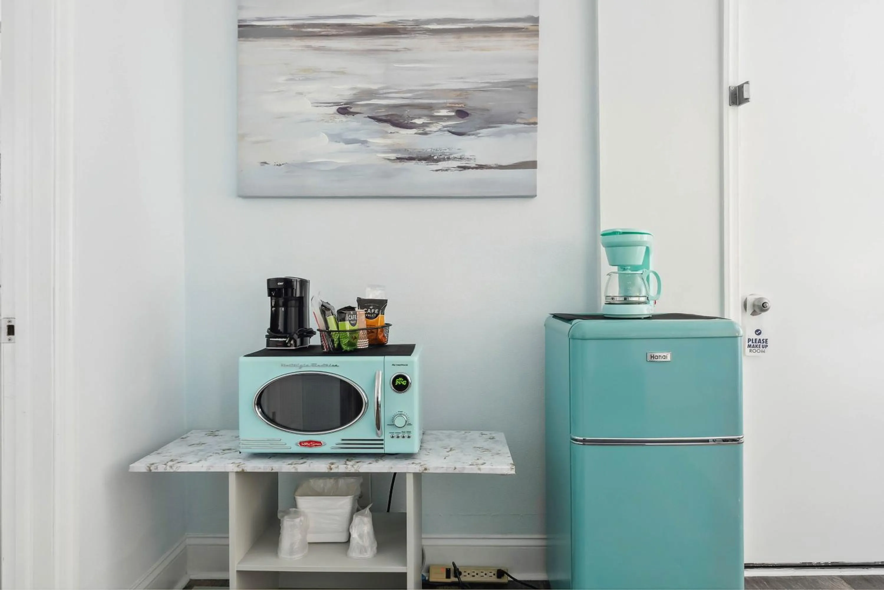 Coffee/tea facilities in Daytona Inn and Suites