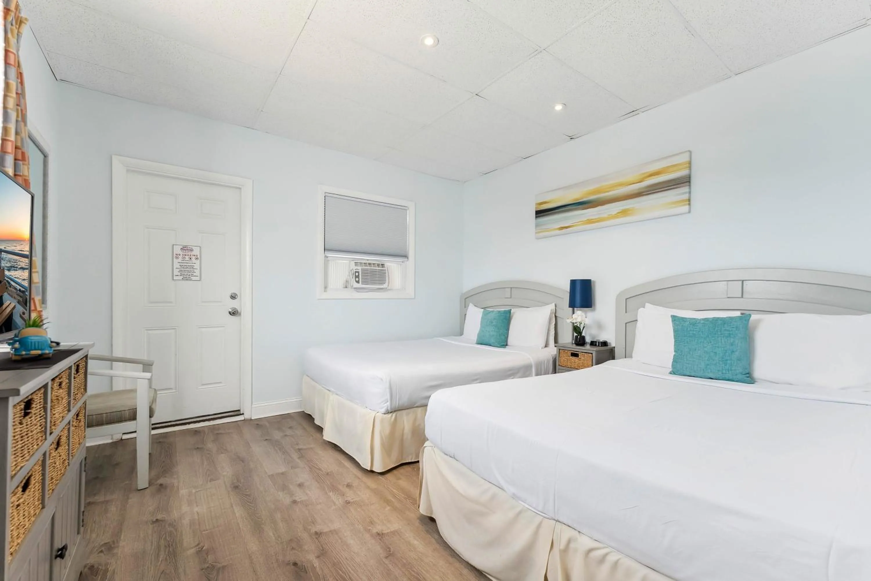 Bedroom, Bed in Daytona Inn and Suites