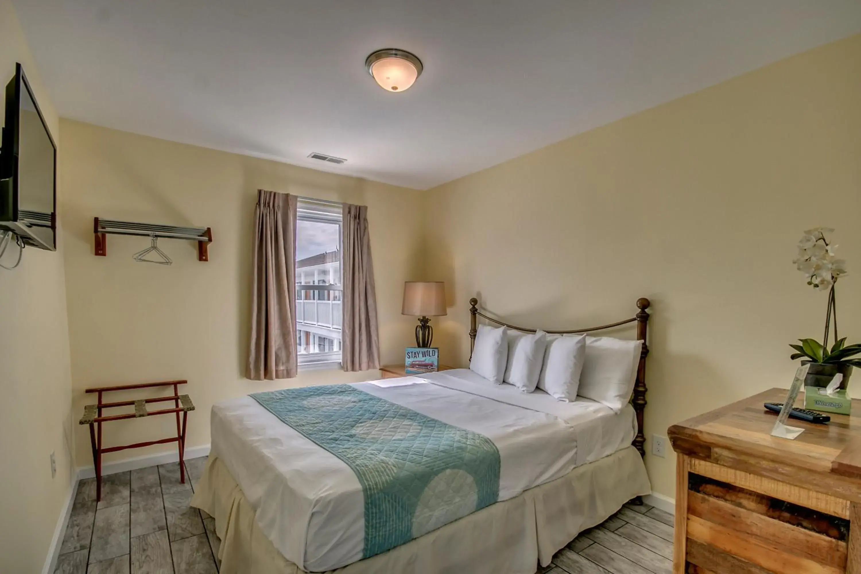 Three-Bedroom Family Apartment in Daytona Inn and Suites Three-Bedroom Family Apartment in Daytona Inn and Suites