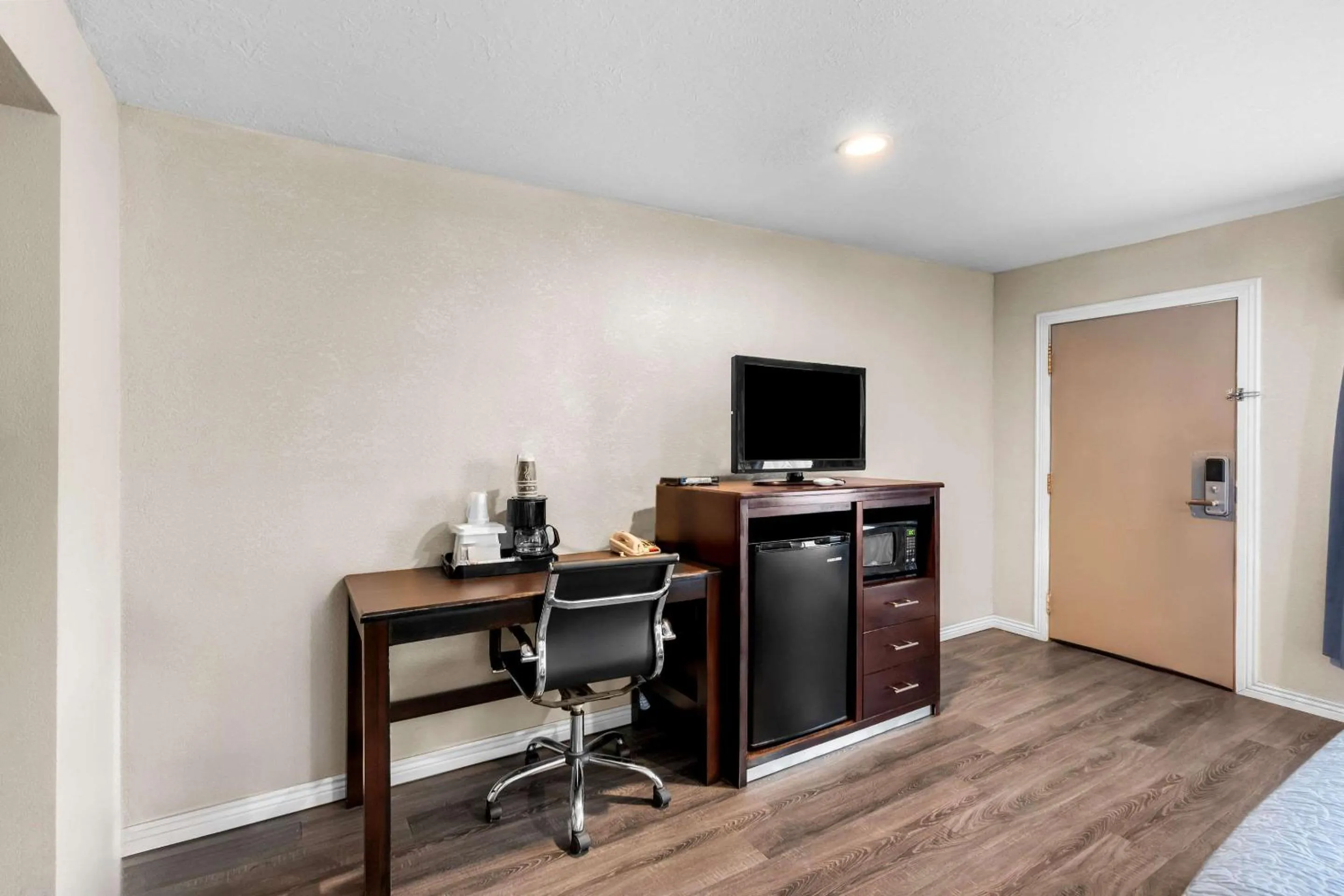 Bedroom in Econo Lodge Panguitch near Bryce Canyon