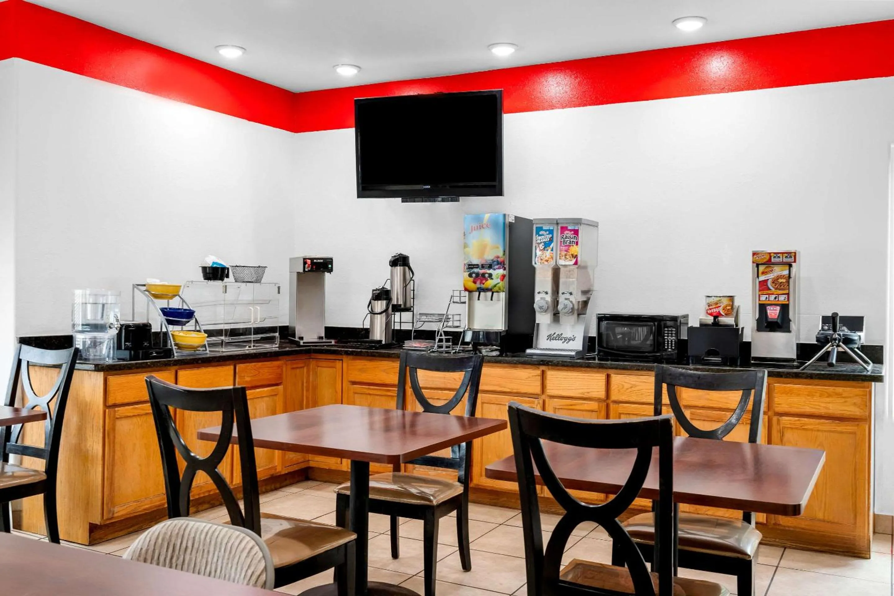 Breakfast in Econo Lodge Panguitch near Bryce Canyon