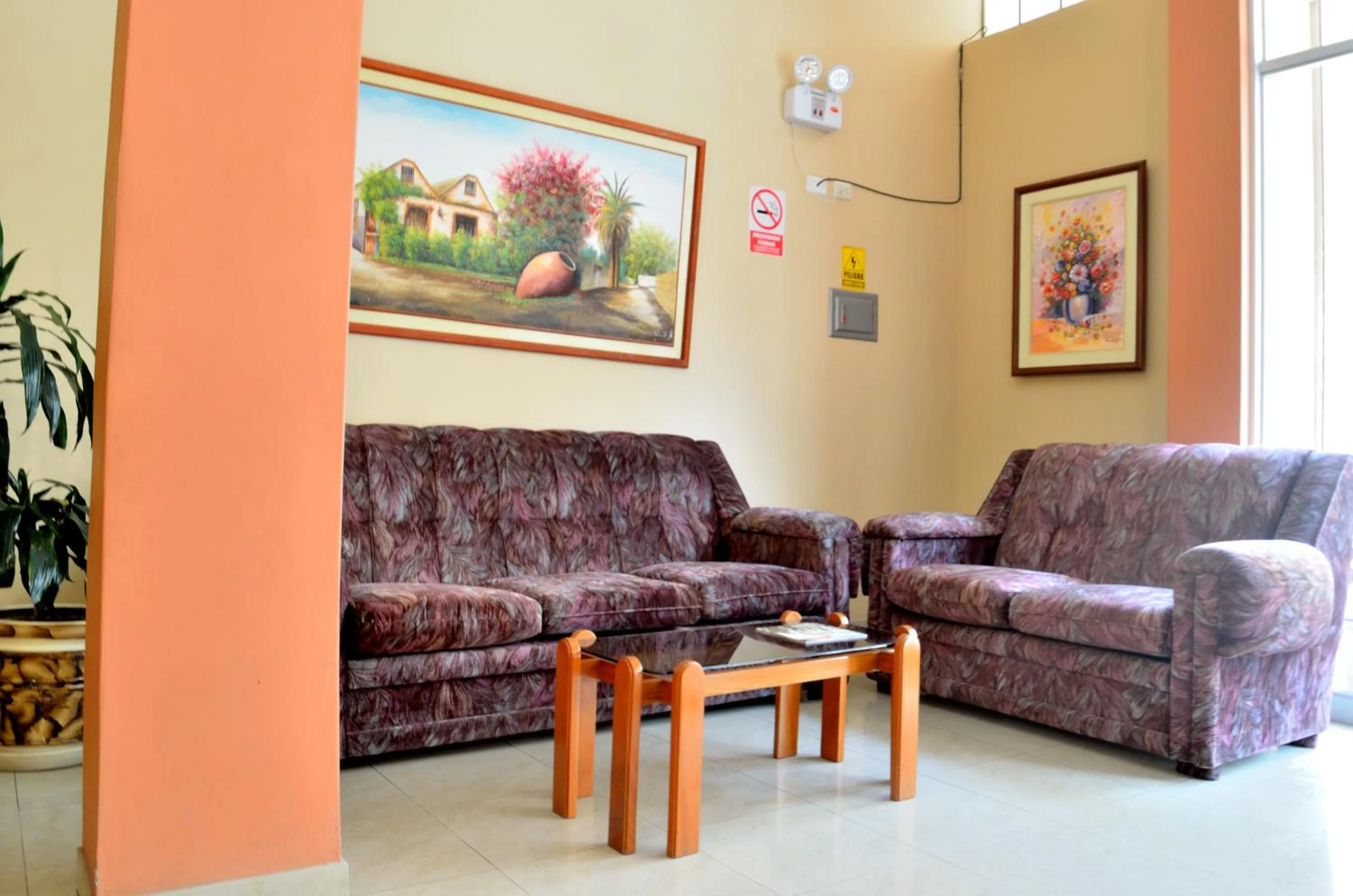 Primavera Plaza Hotel