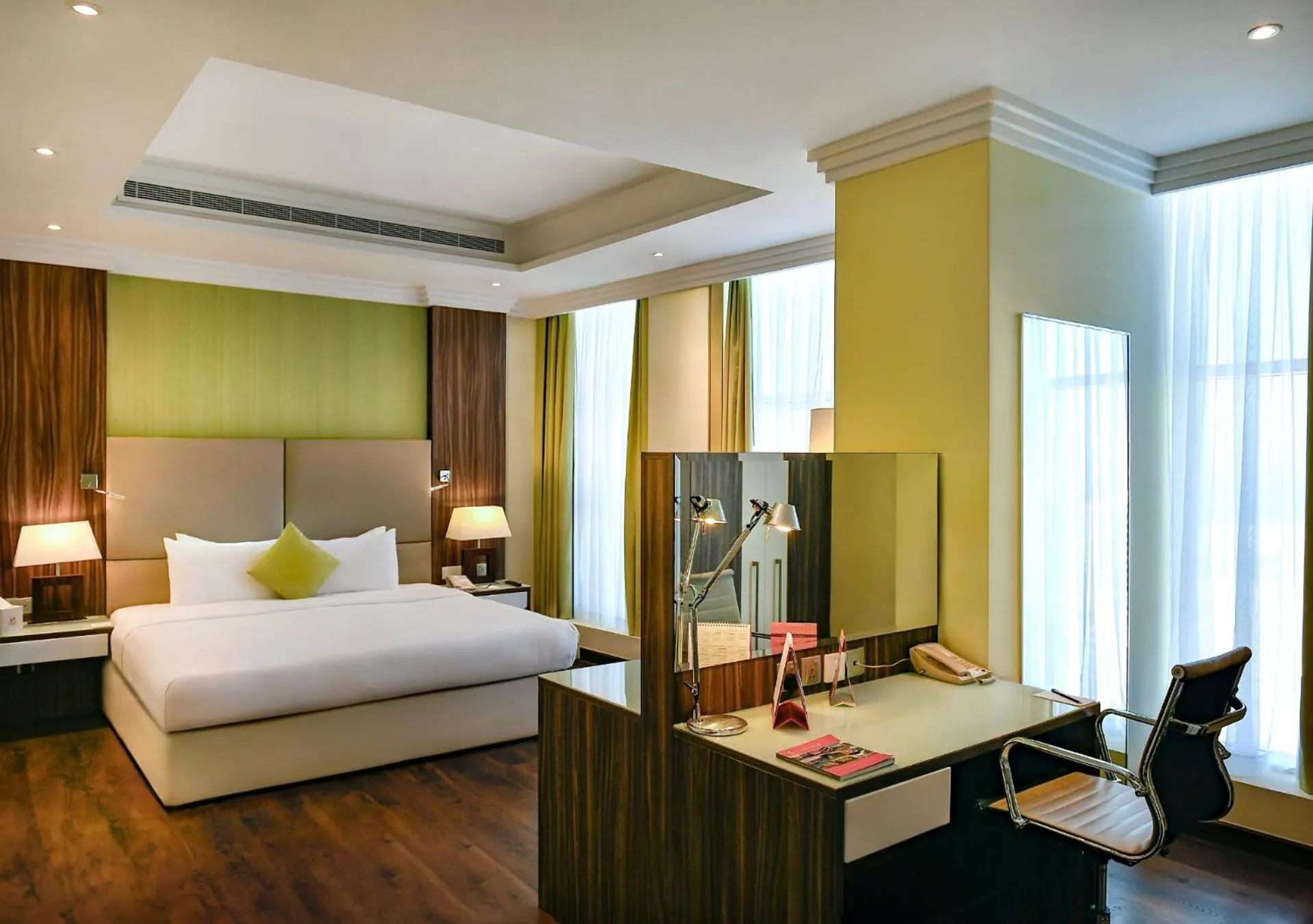 Bedroom, Bed in Swiss-Belhotel Seef Bahrain
