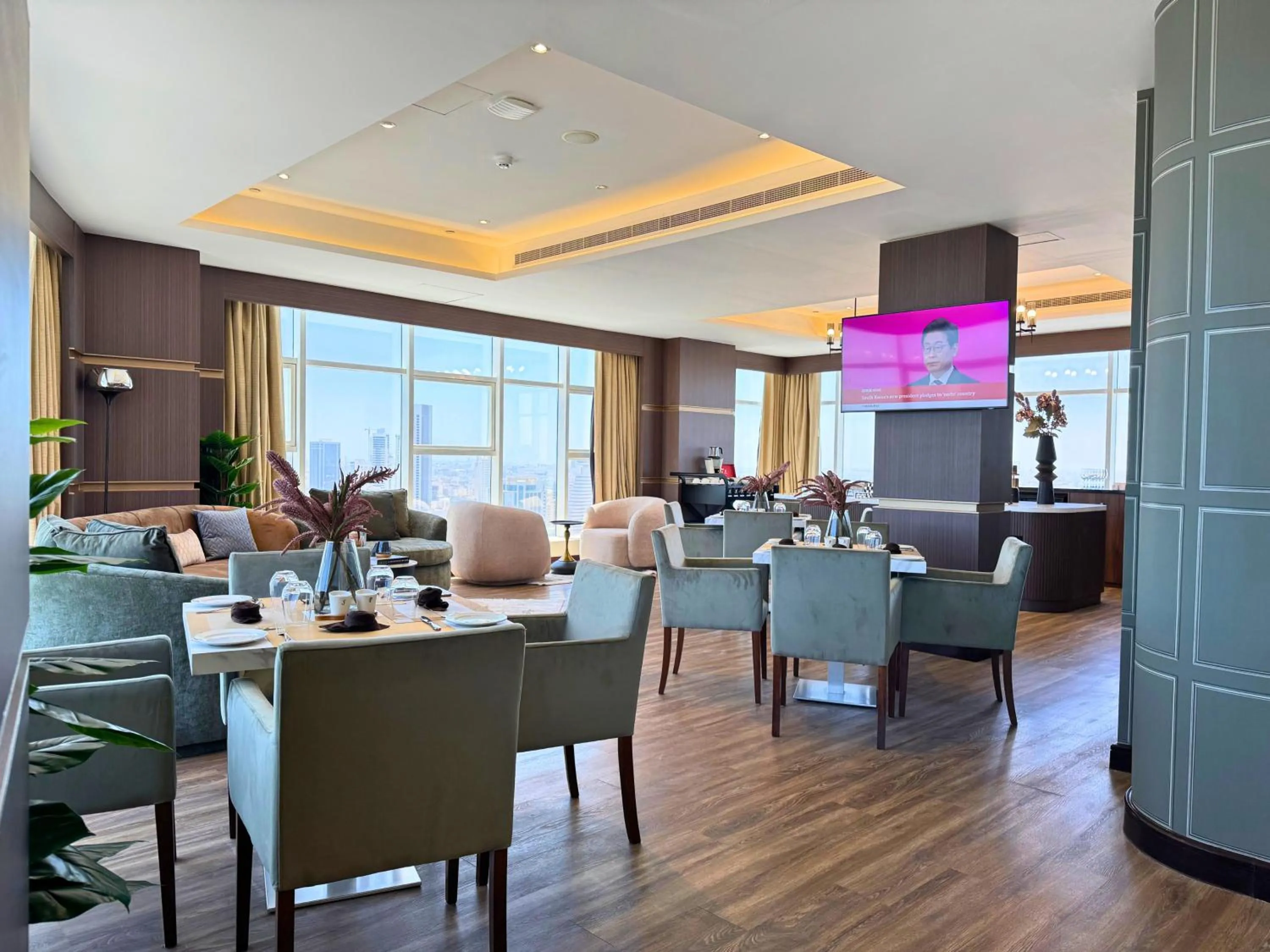Dining area in Swiss-Belhotel Seef Bahrain