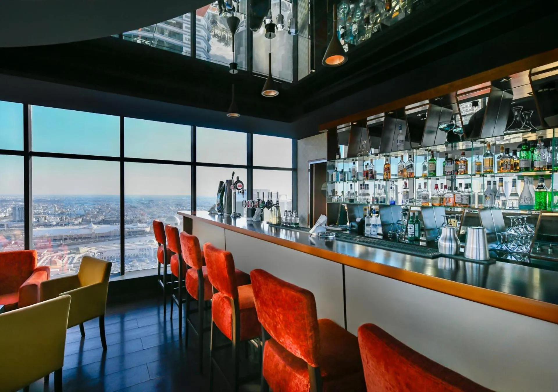 Lounge or bar in Swiss-Belhotel Seef Bahrain