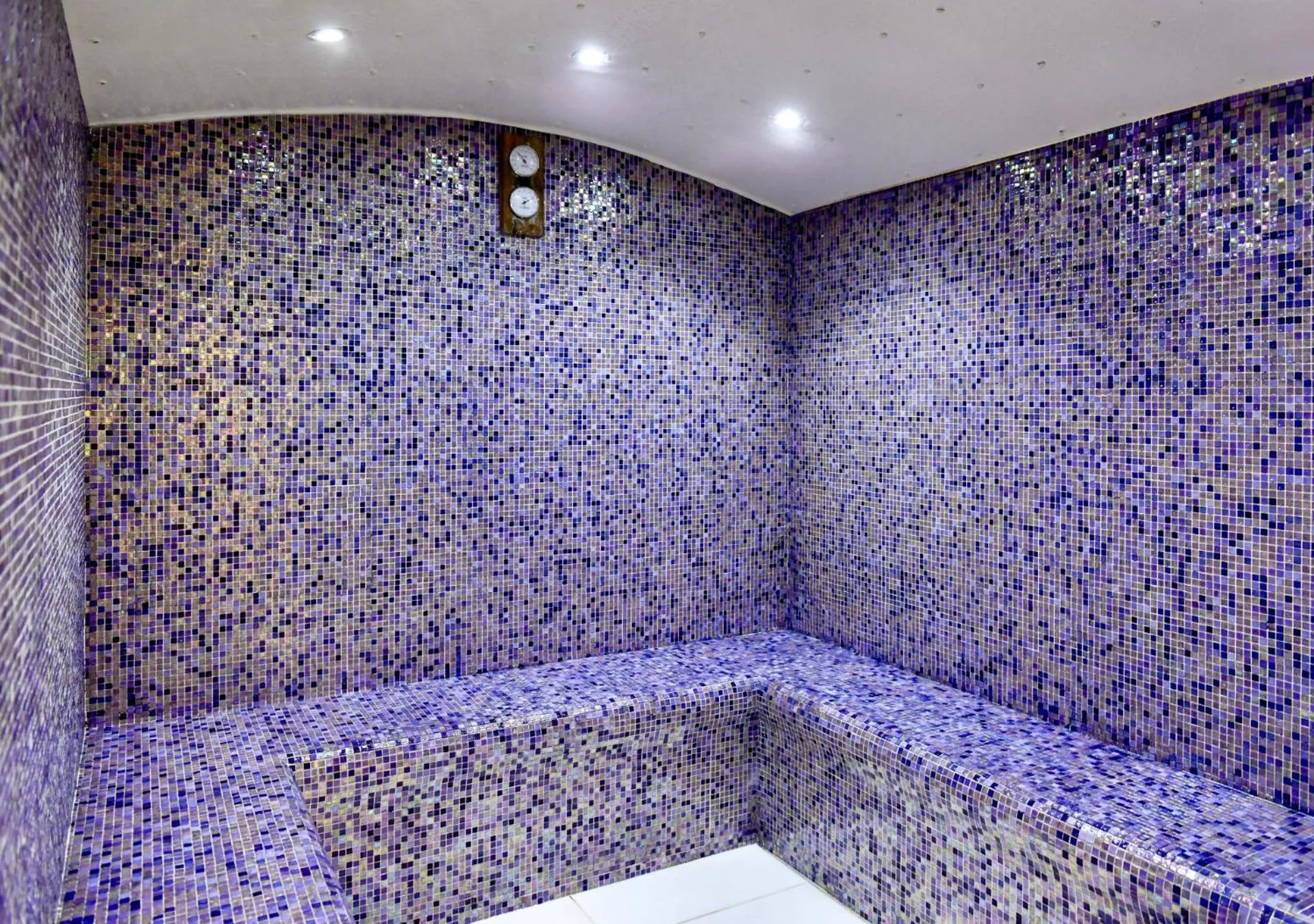 Steam room in Swiss-Belhotel Seef Bahrain