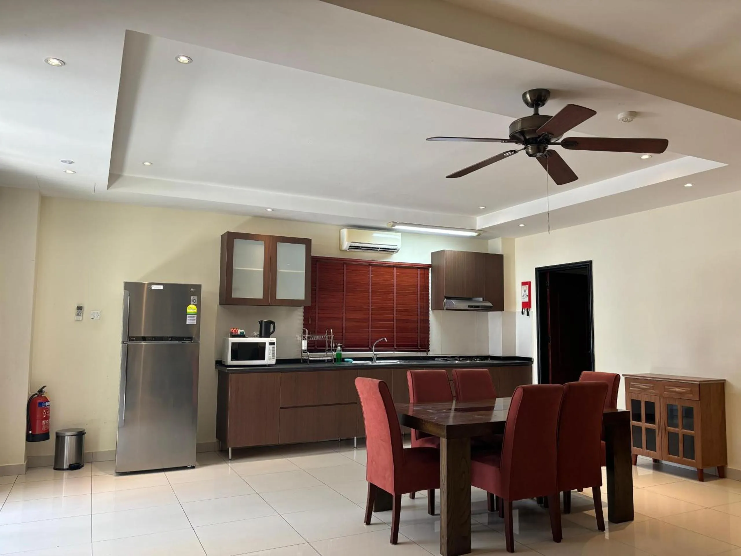 Kitchen or kitchenette in Palm Beach Hotel Dili