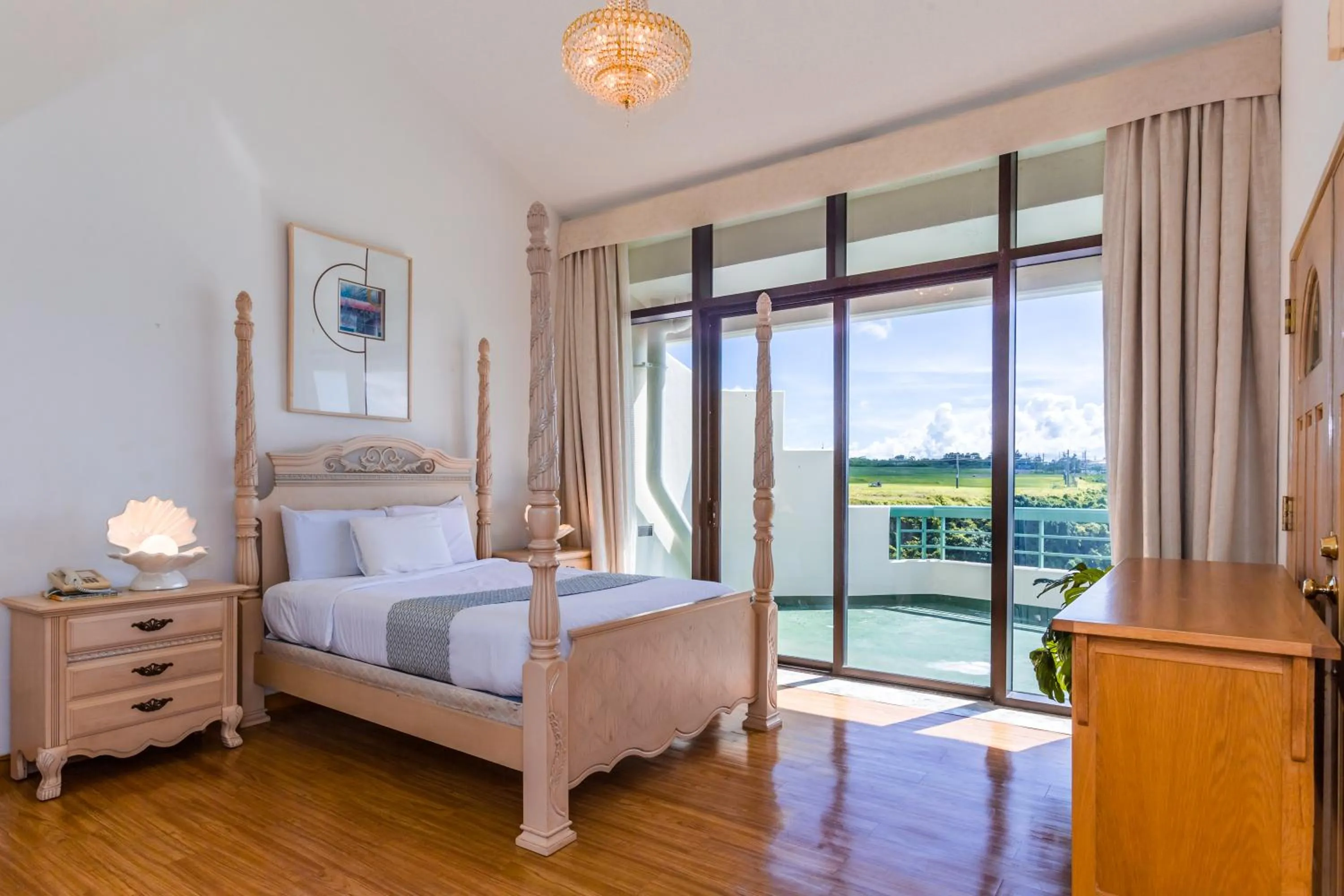 Bedroom, Bed in Alupang Beach Tower