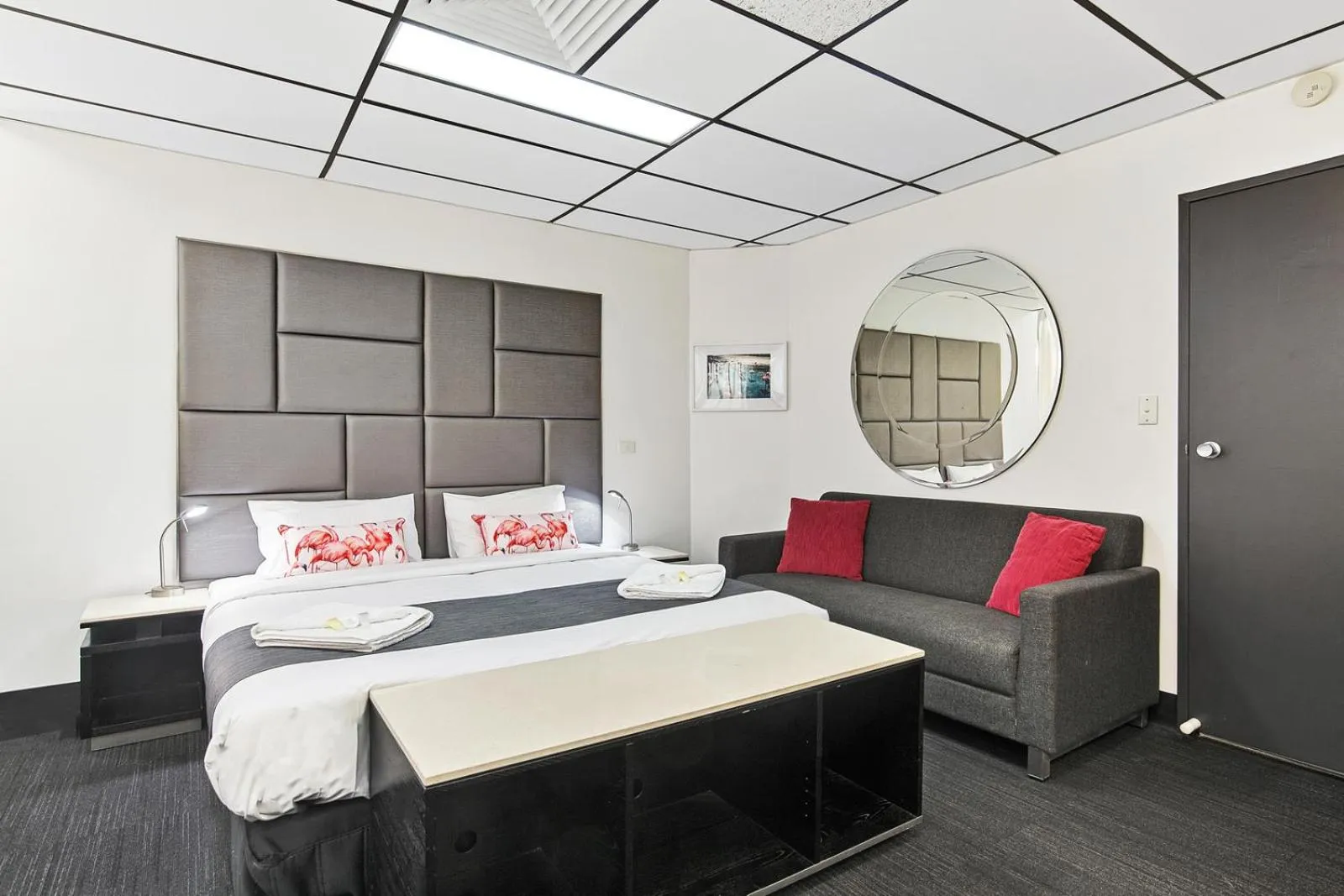 Photo of the whole room, Bed in Cosmo on Bank