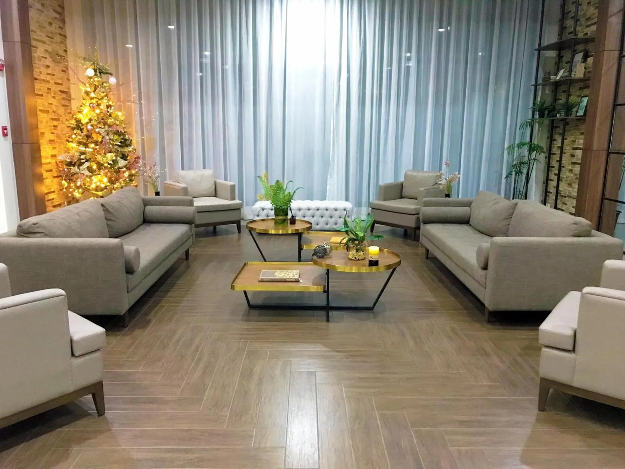 Seating area in Brenthill Condominium