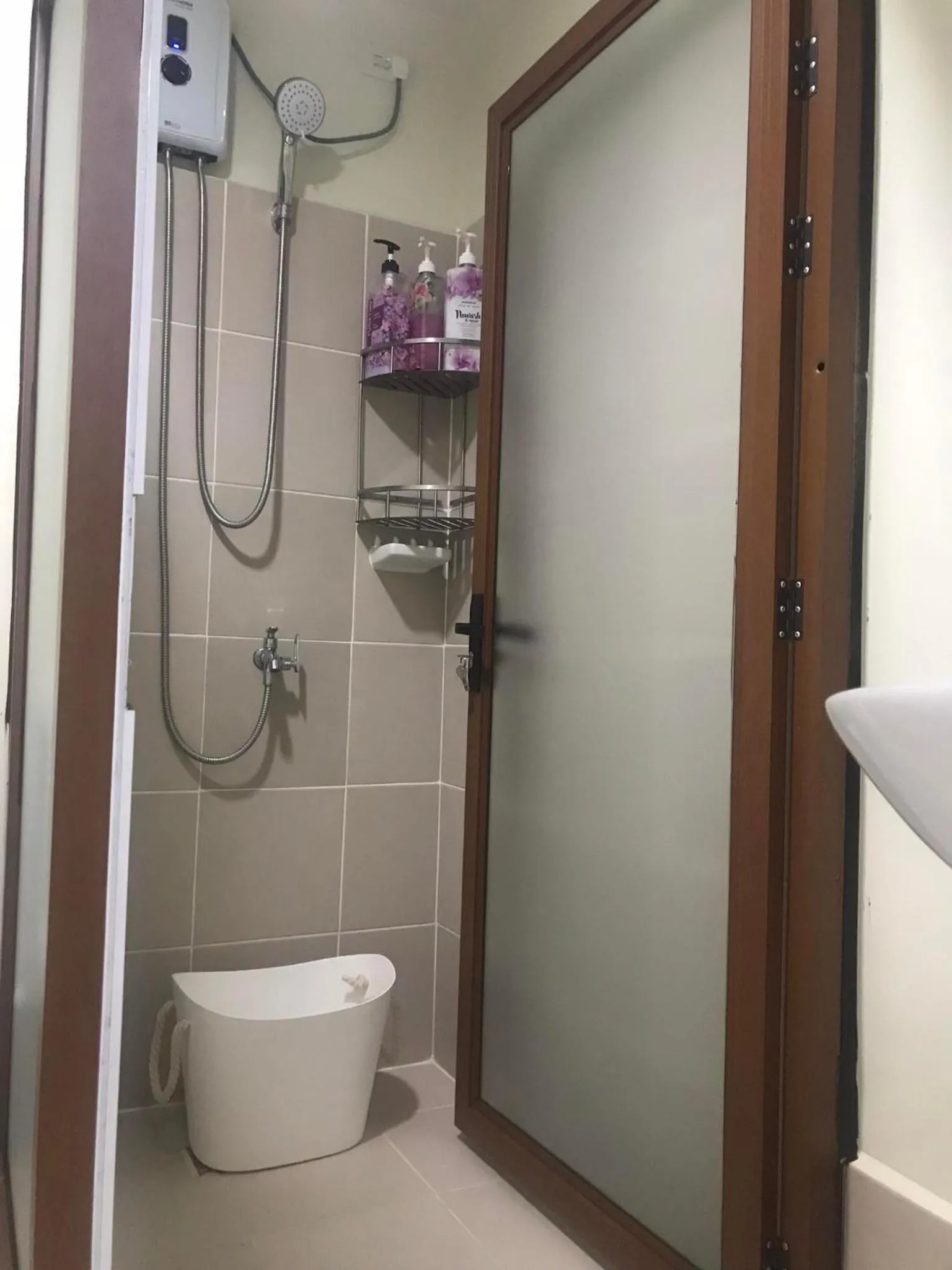 Shower in Brenthill Condominium