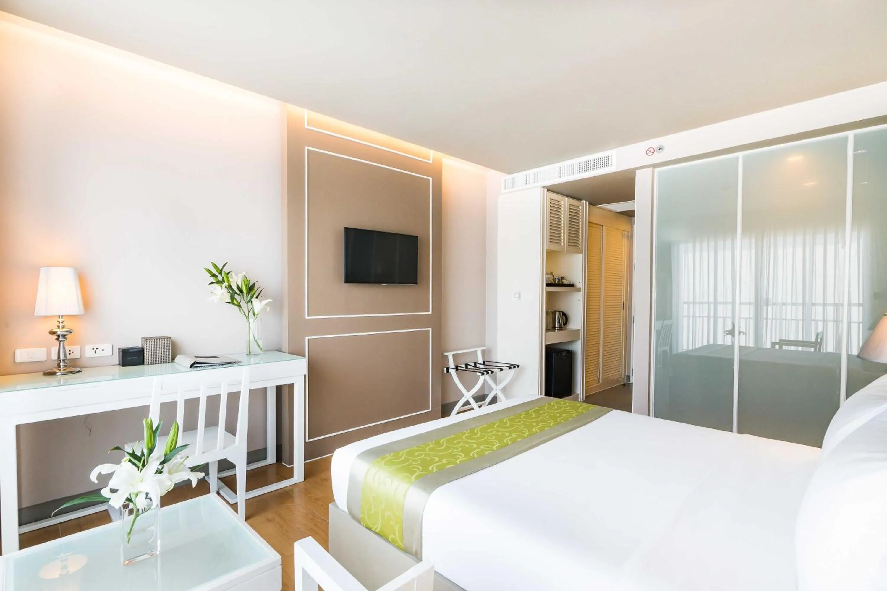 bunk bed, Bed in Best Western Patong Beach