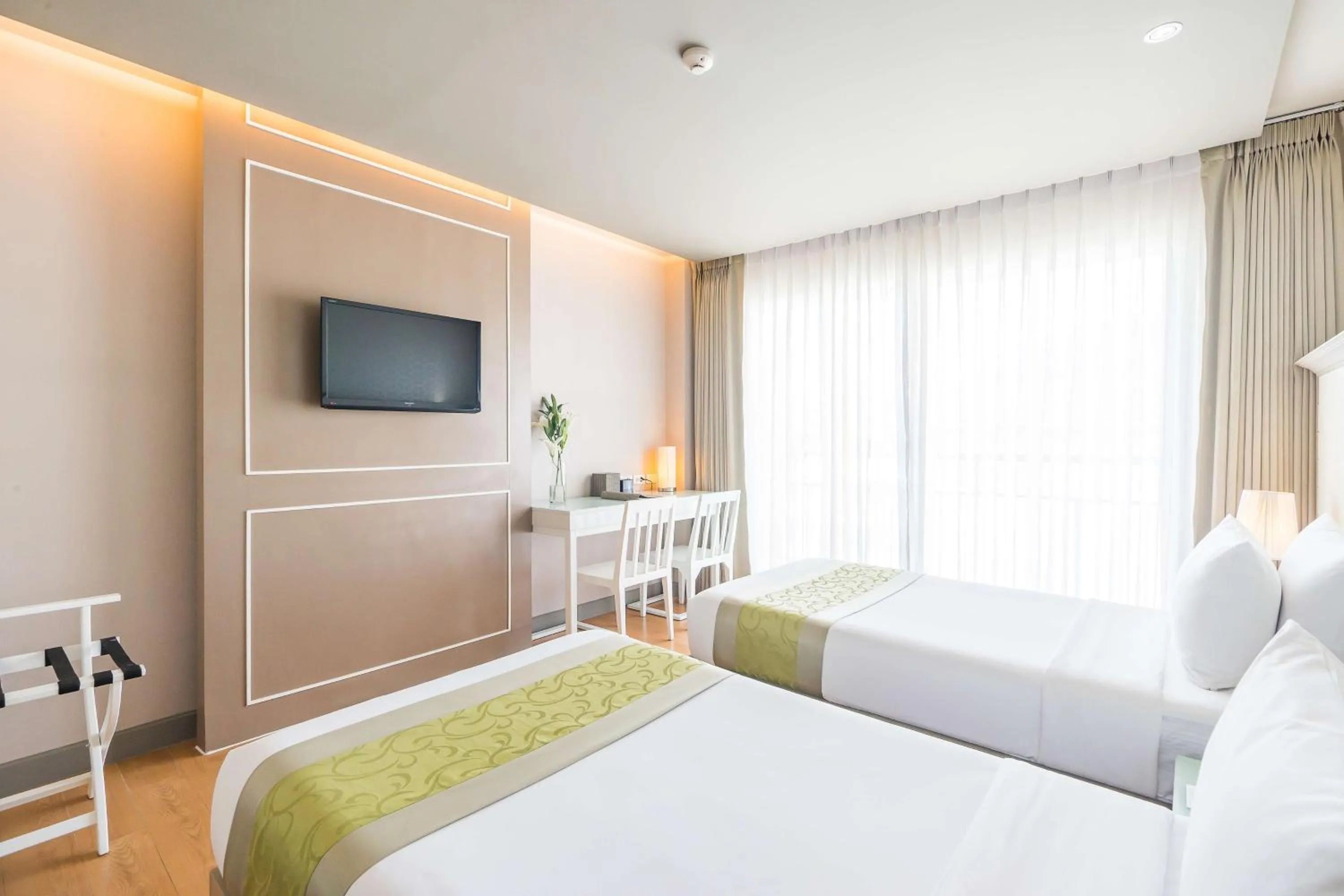 TV and multimedia, Bed in Best Western Patong Beach