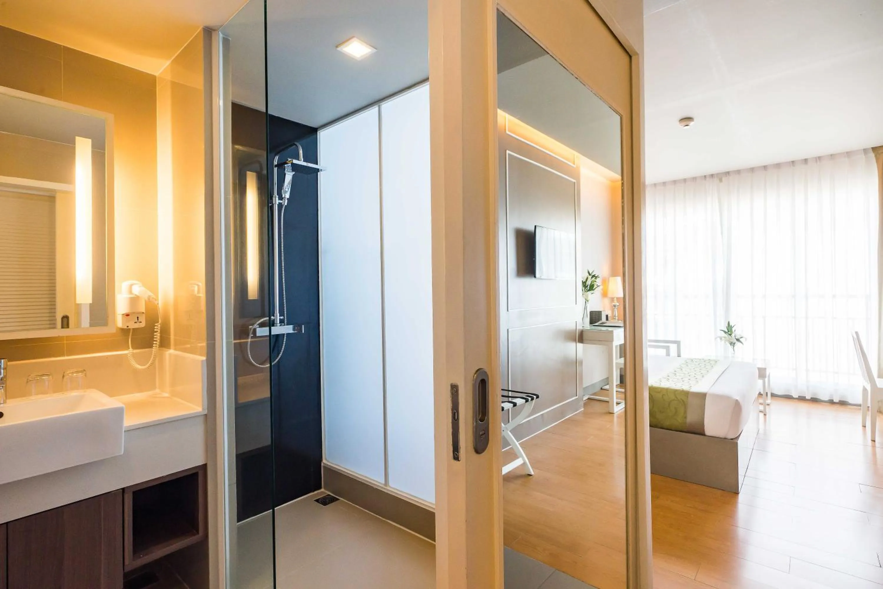 Bathroom in Best Western Patong Beach