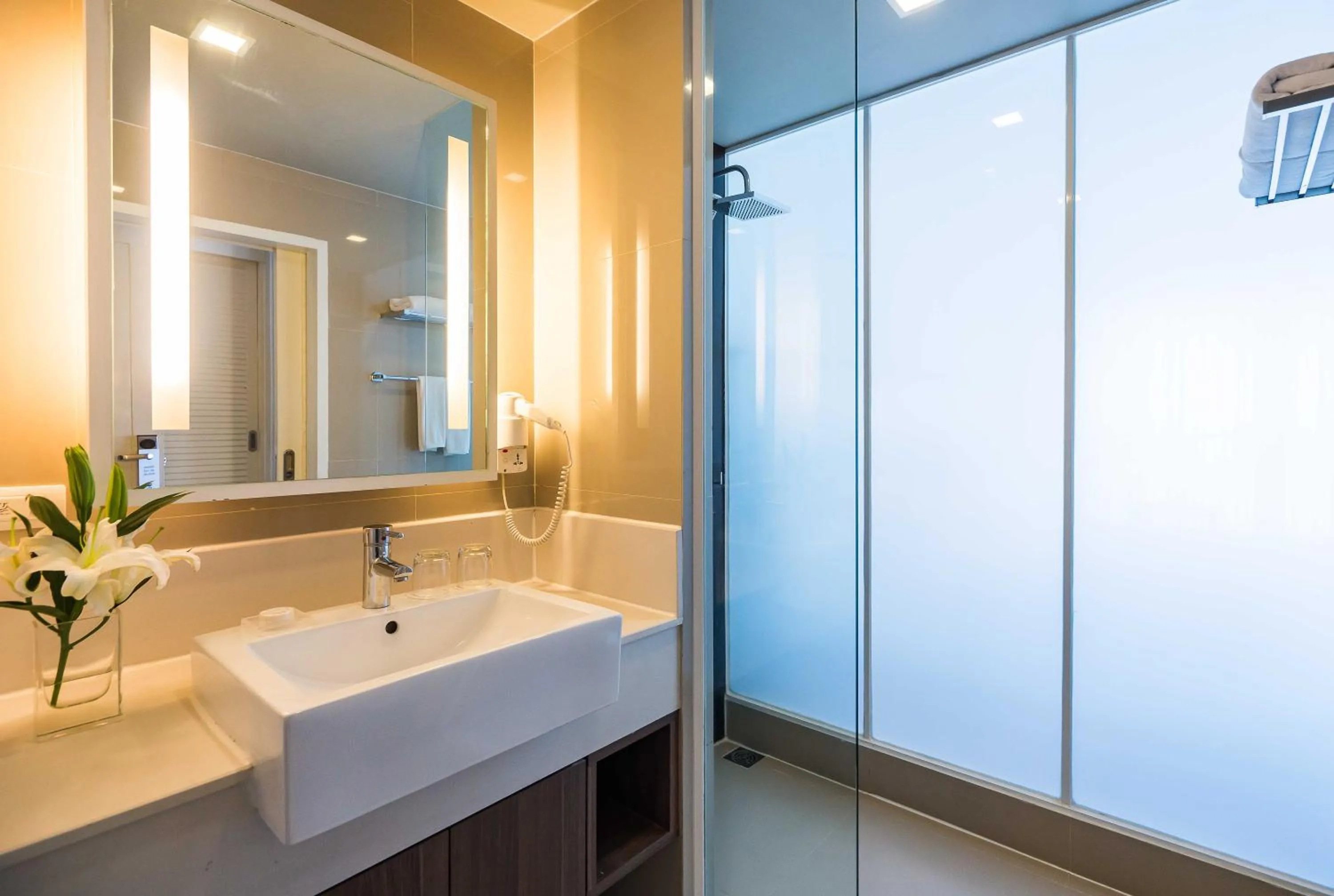 Shower in Best Western Patong Beach