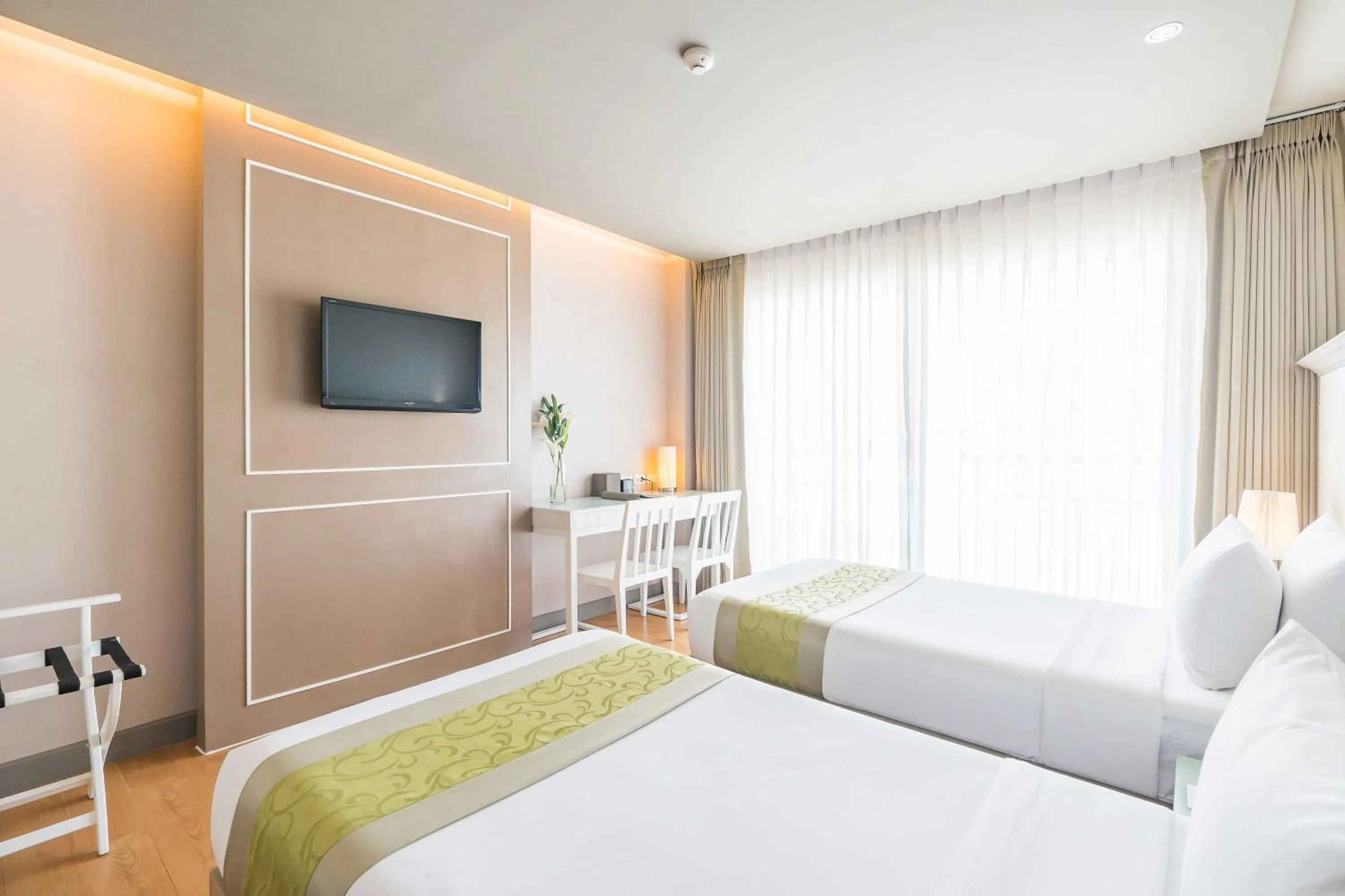 TV and multimedia, Bed in Best Western Patong Beach