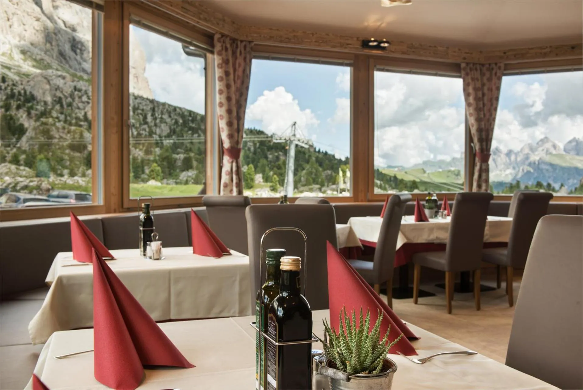 Restaurant/places to eat in Passo Sella Dolomiti Mountain Resort