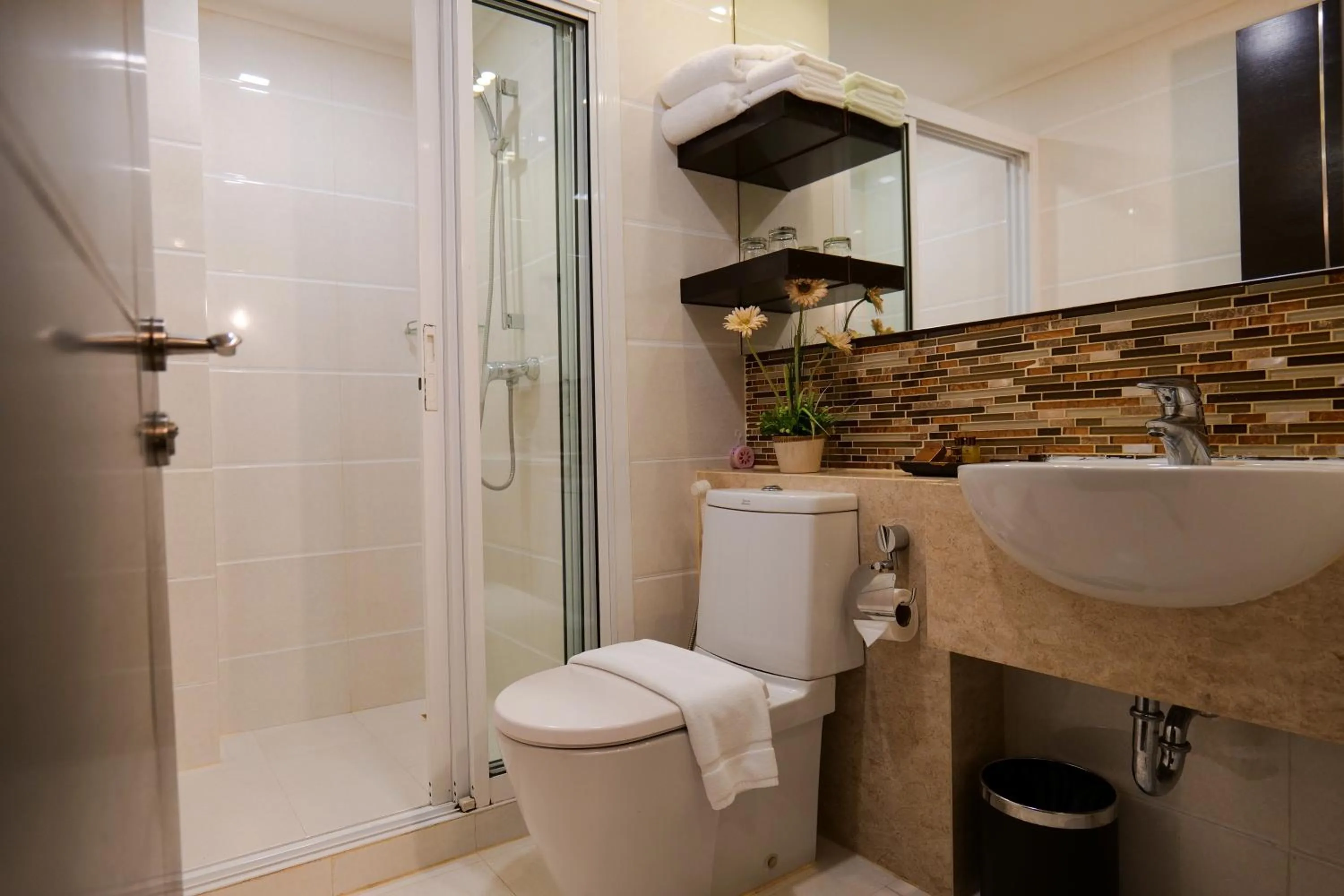 Shower in The Prestige Nana