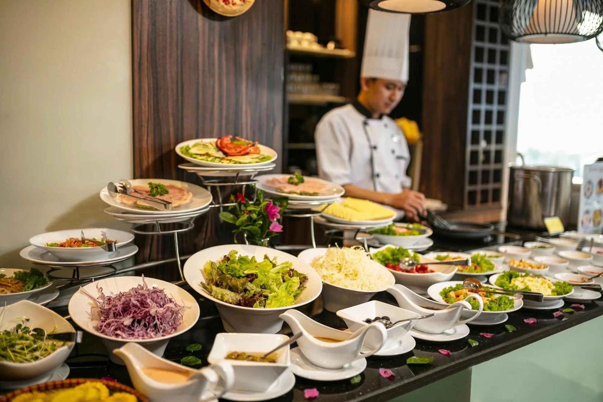 Buffet breakfast in Parkside Sunline Hotel