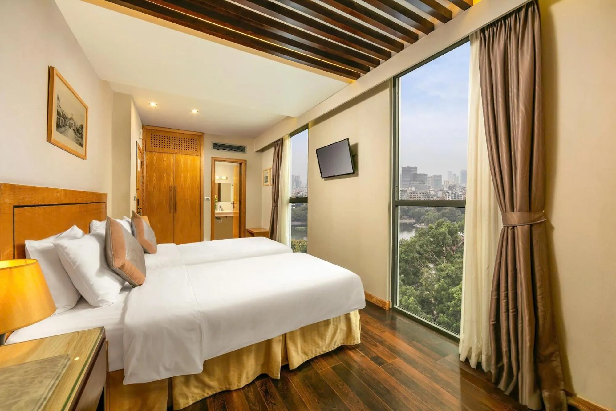 Bed in Parkside Sunline Hotel