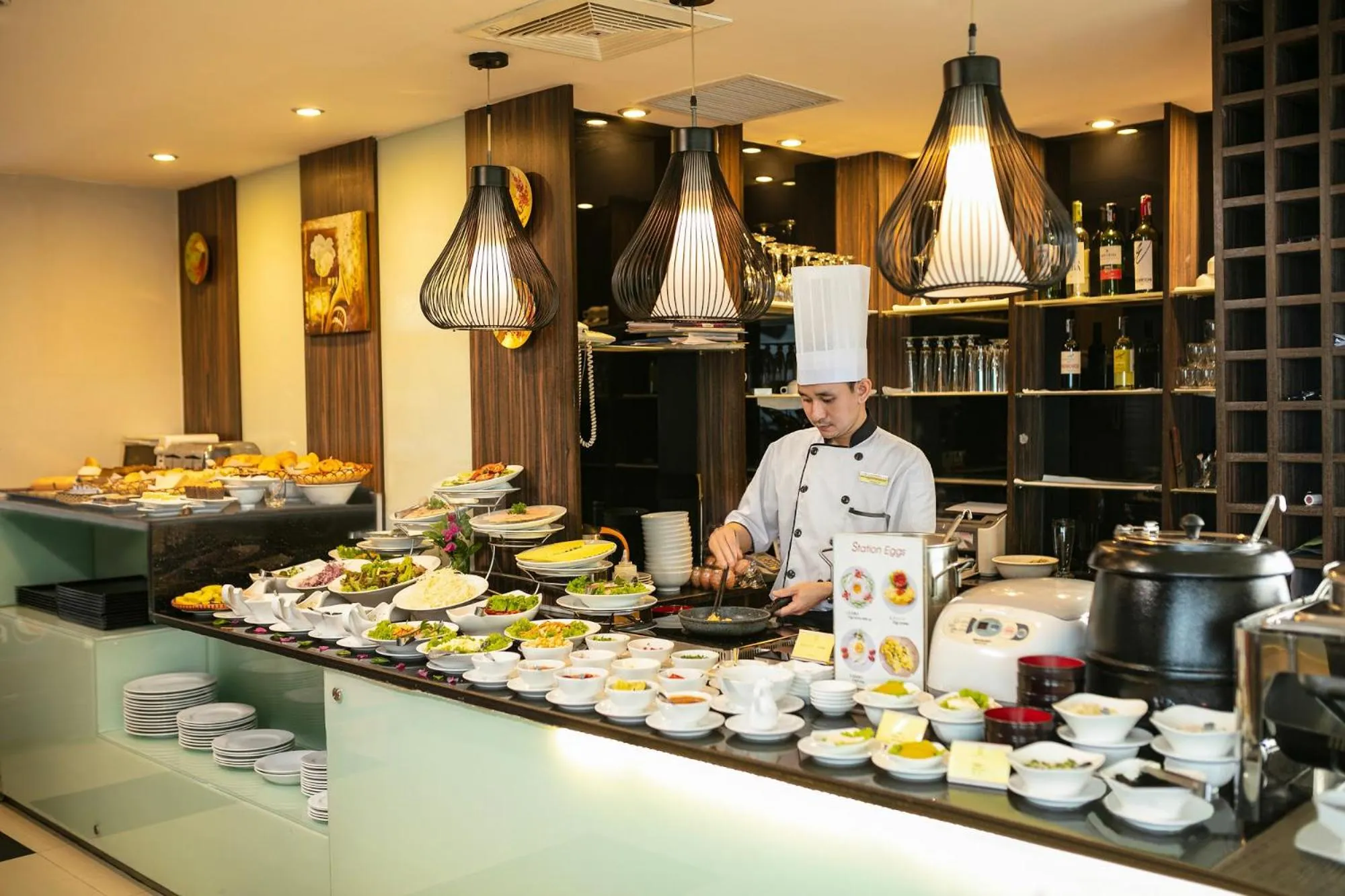 Restaurant/places to eat in Parkside Sunline Hotel