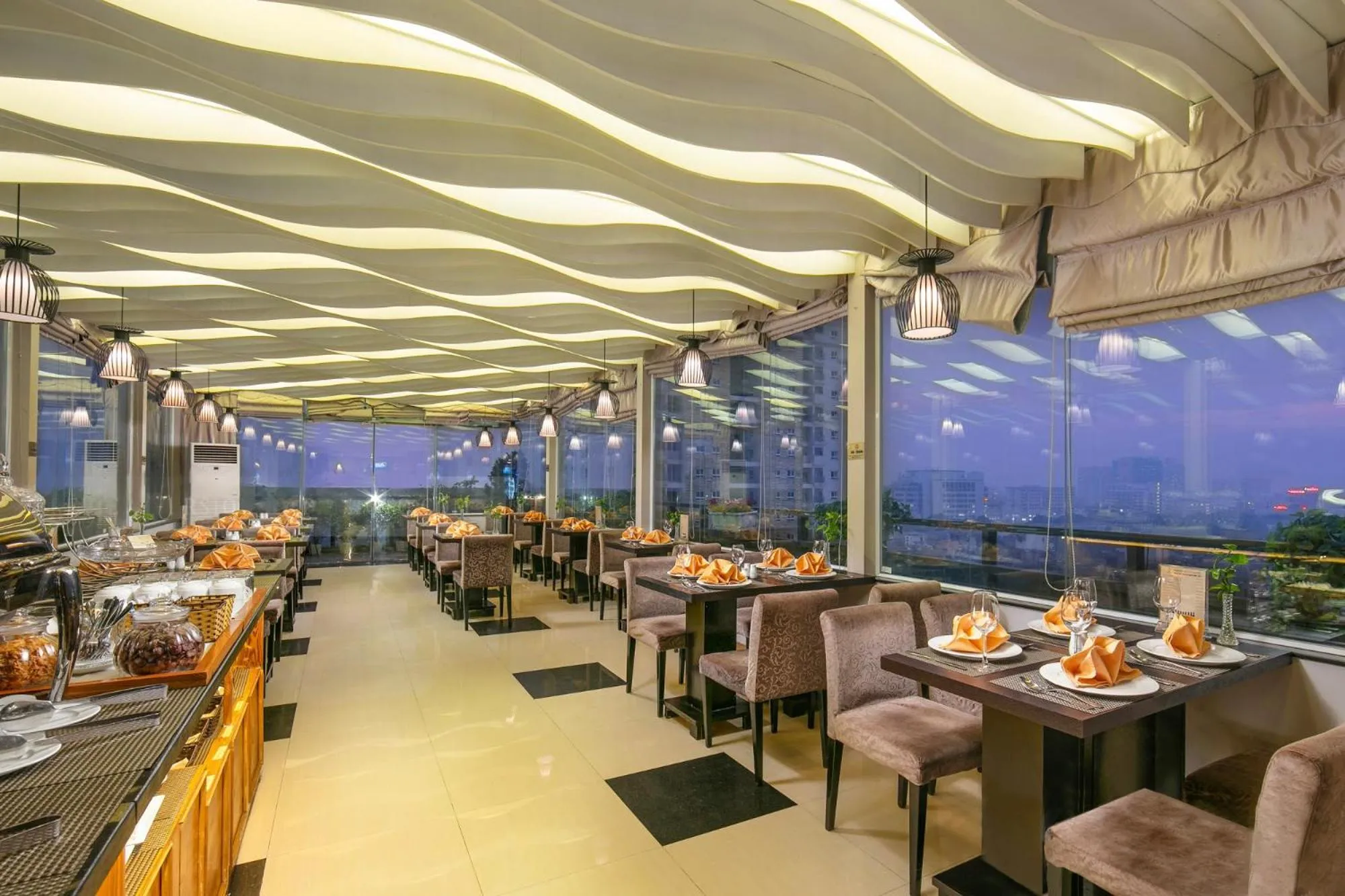 Restaurant/places to eat in Parkside Sunline Hotel