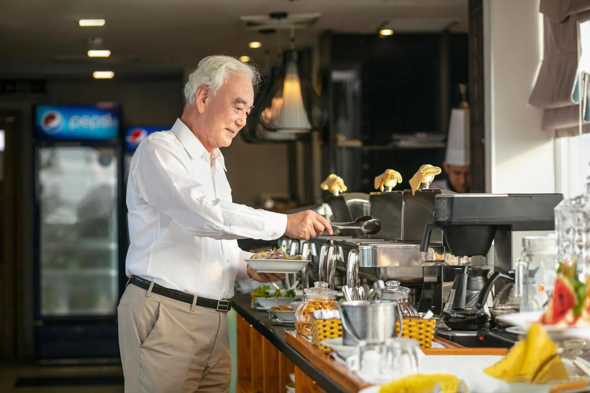 Restaurant/places to eat in Parkside Sunline Hotel