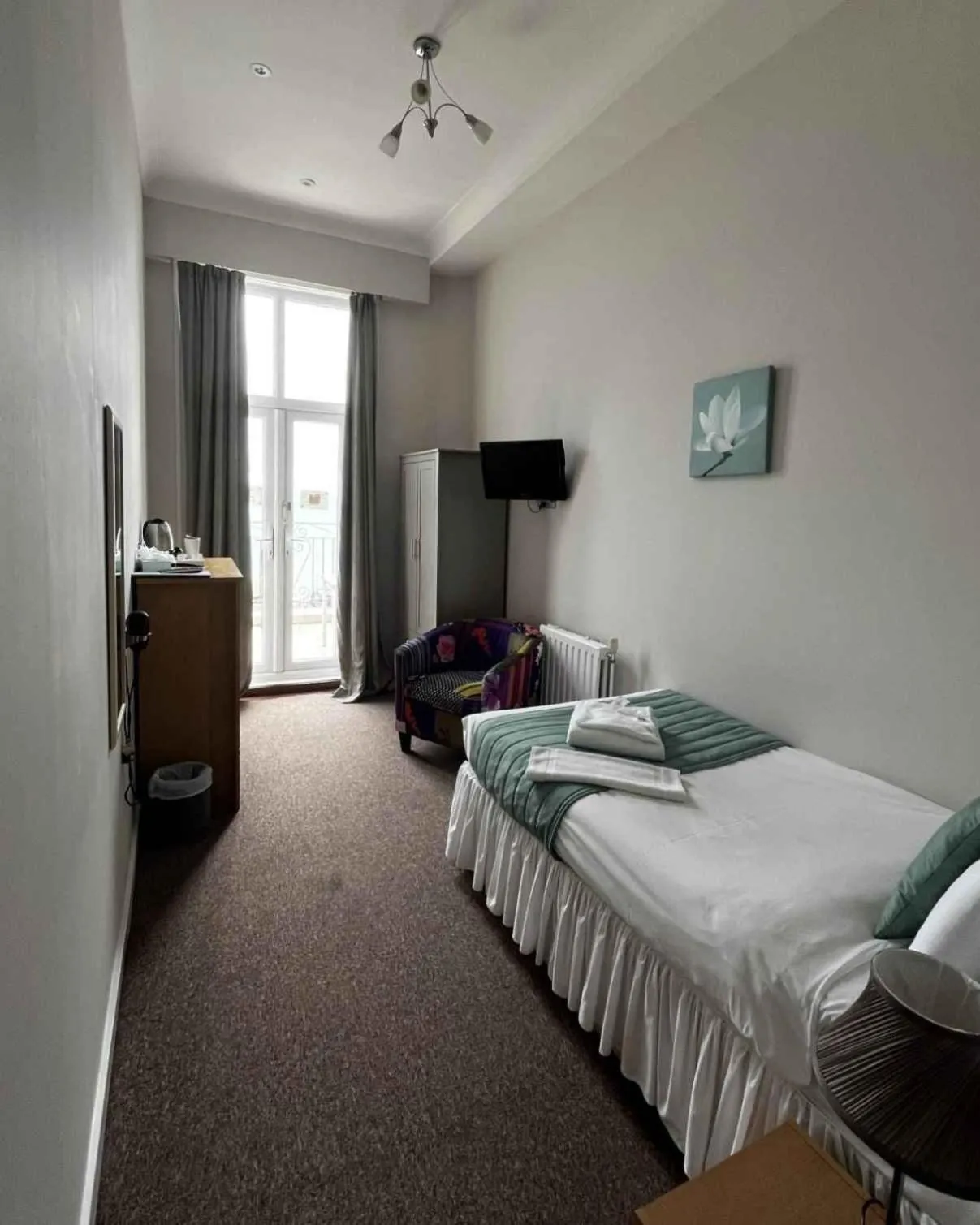 Bedroom, Bed in The Cumberland Hotel