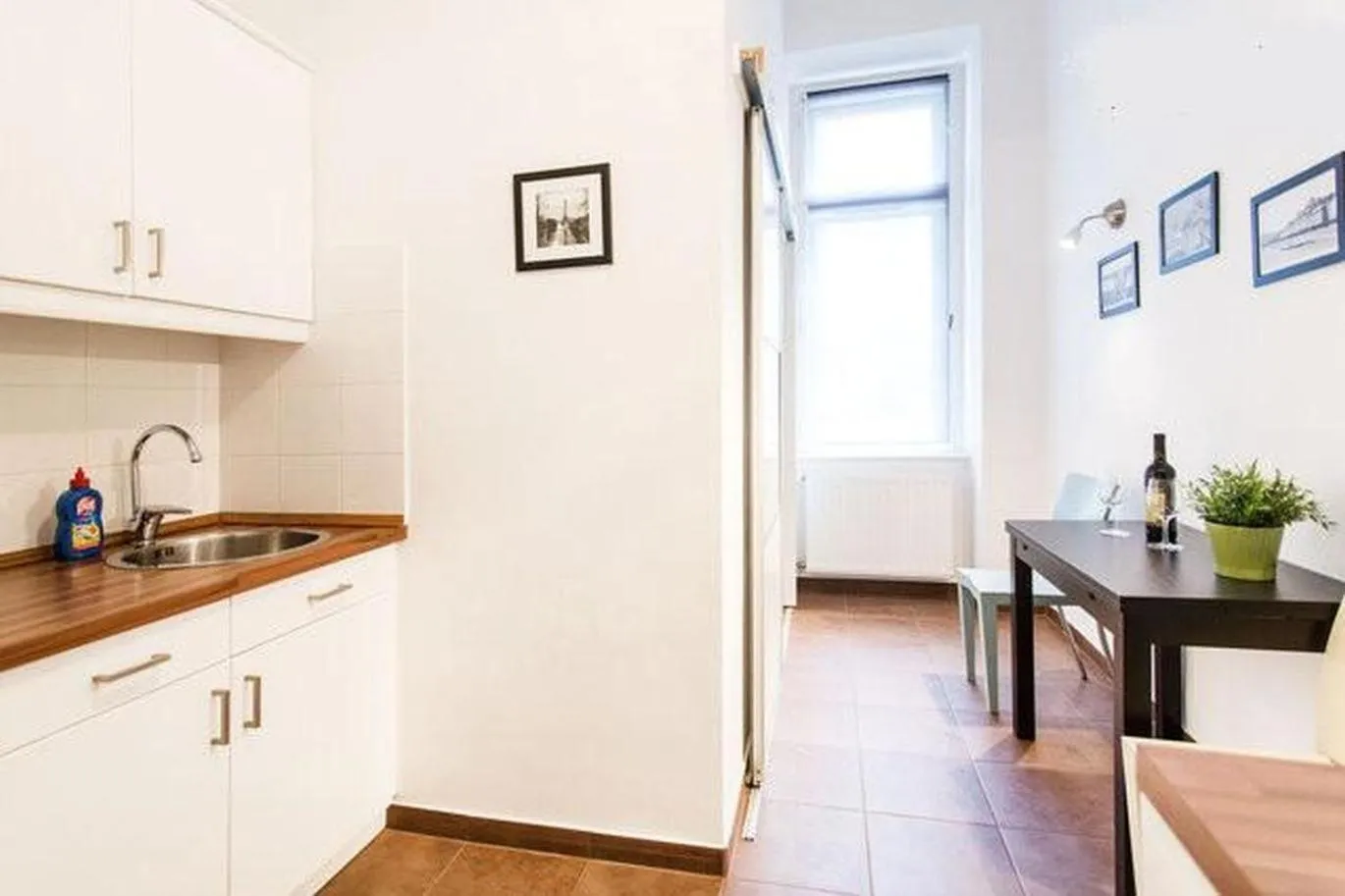 Kitchen or kitchenette in Private Apartment Centertown