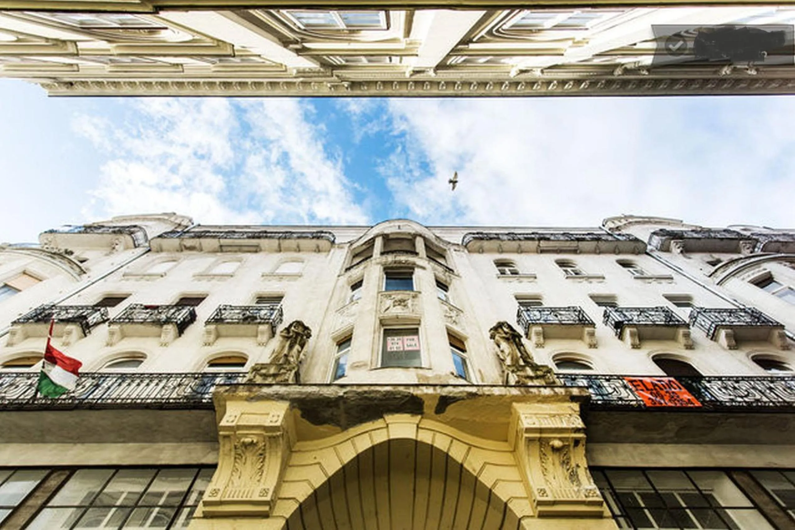 Property building in Private Apartment Centertown