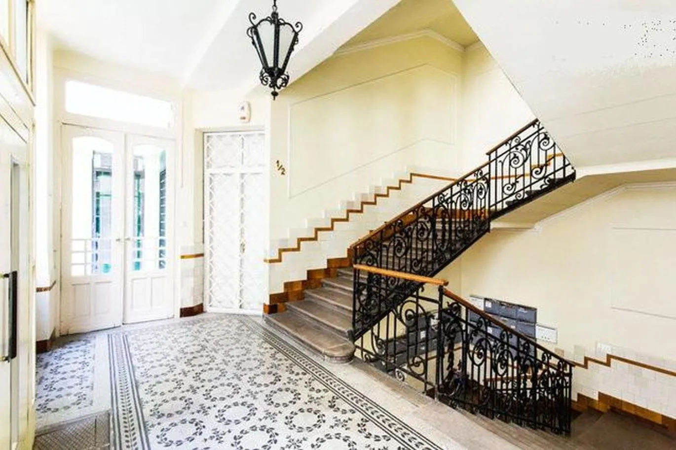 Property building in Private Apartment Centertown