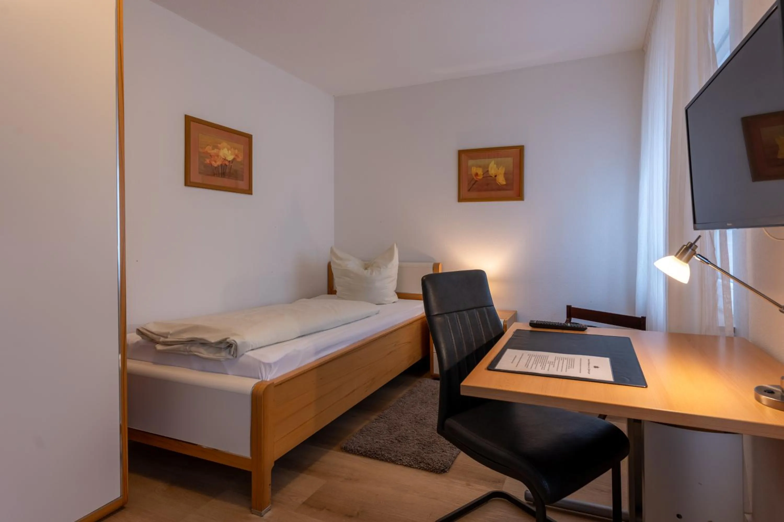 Photo of the whole room, Bed in Rixbecker Alpen - Hotel Koch