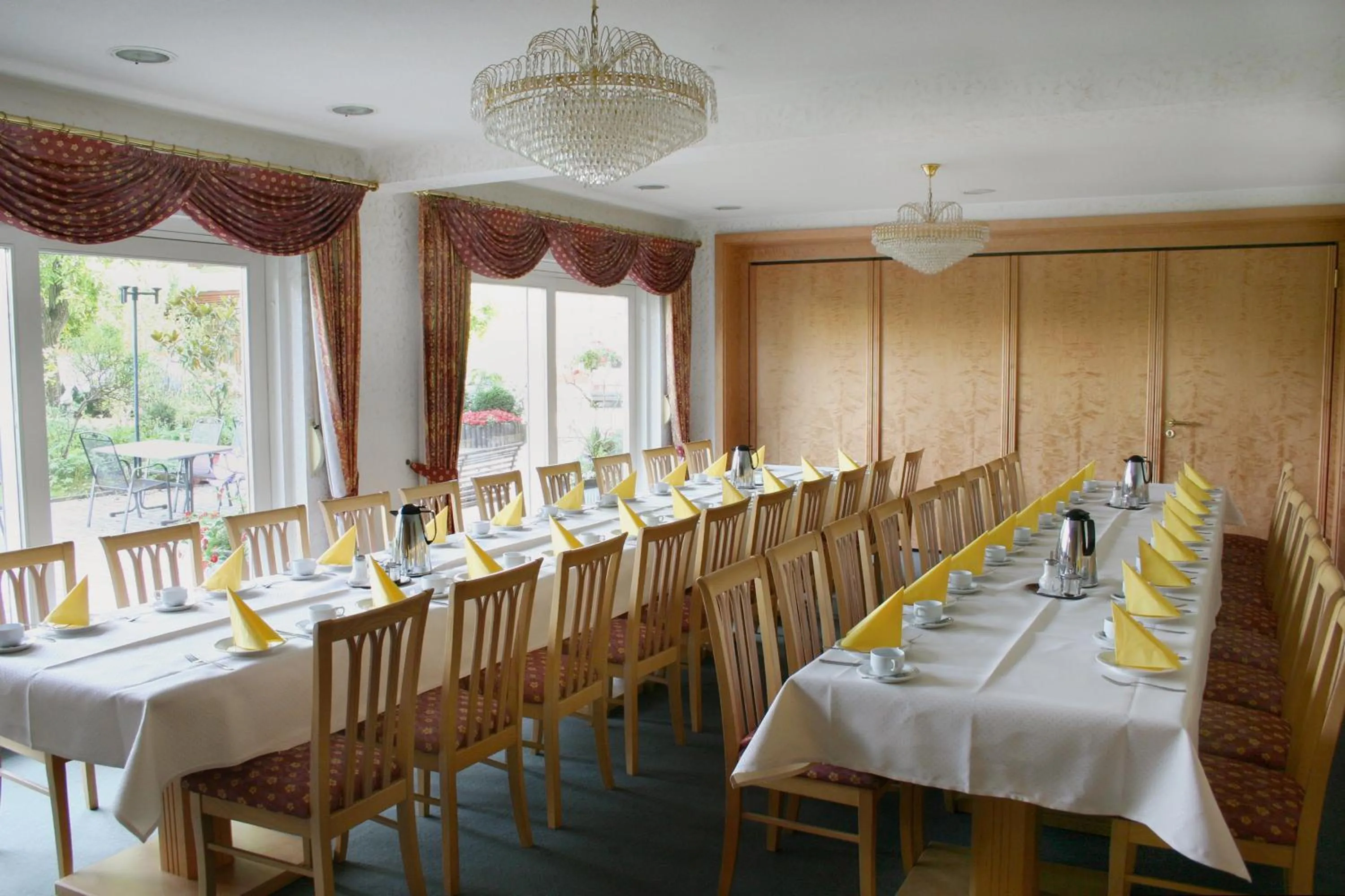 Restaurant/places to eat in Weinhotel Rose