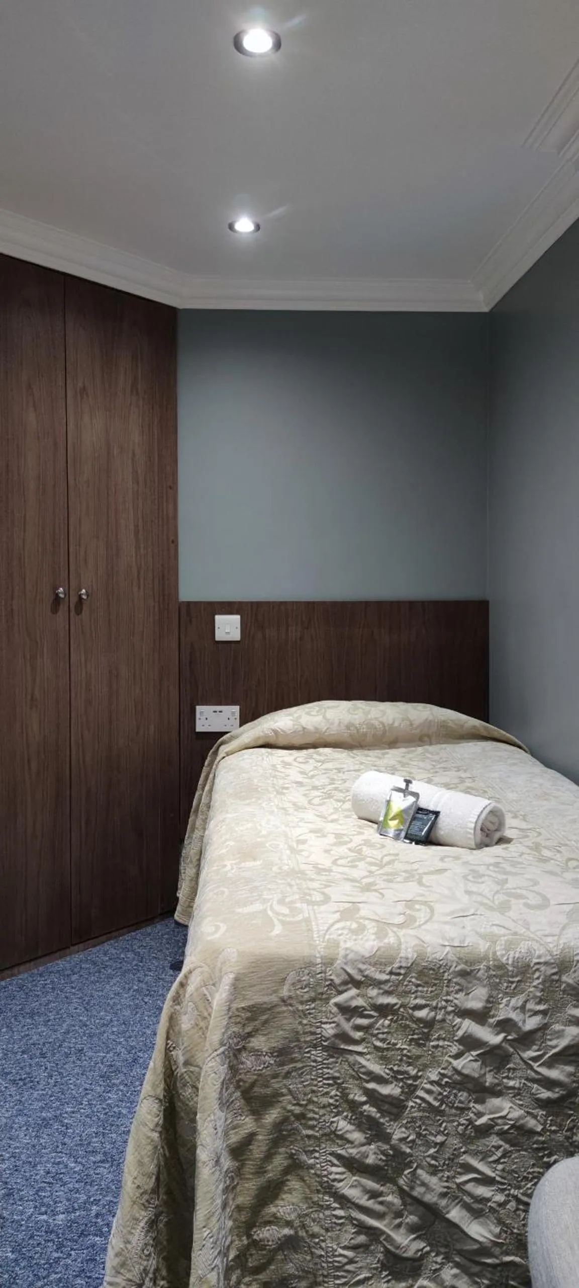 Bedroom, Bed in St Simeon