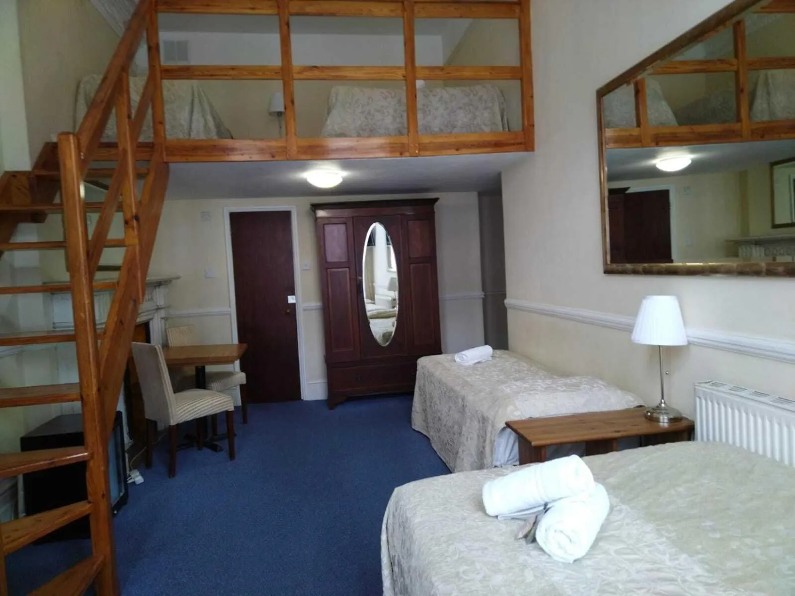 Bedroom, Bed in St Simeon