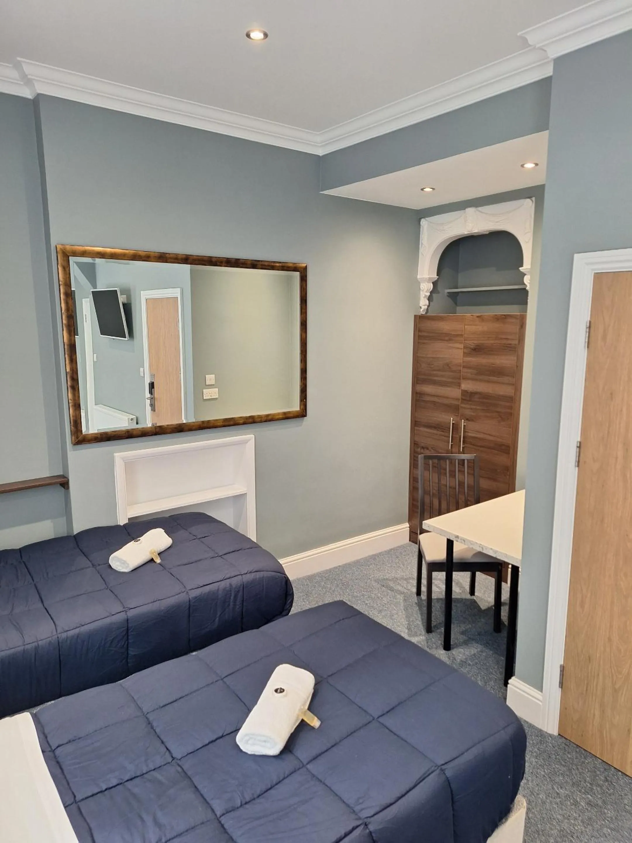 Bedroom, Bed in St Simeon