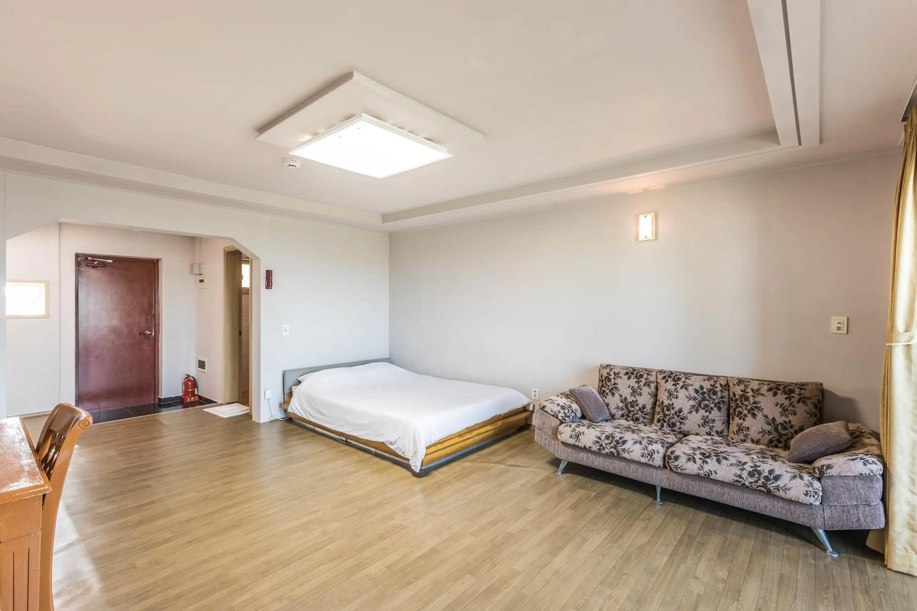 Photo of the whole room, Bed in Sea Eco Beach