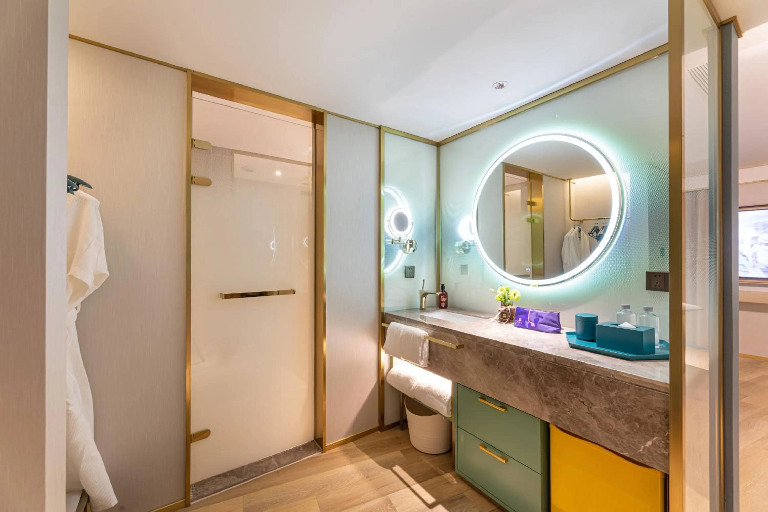 Property building in Zhangjiagang Pedestrian Street Manxin Hotel