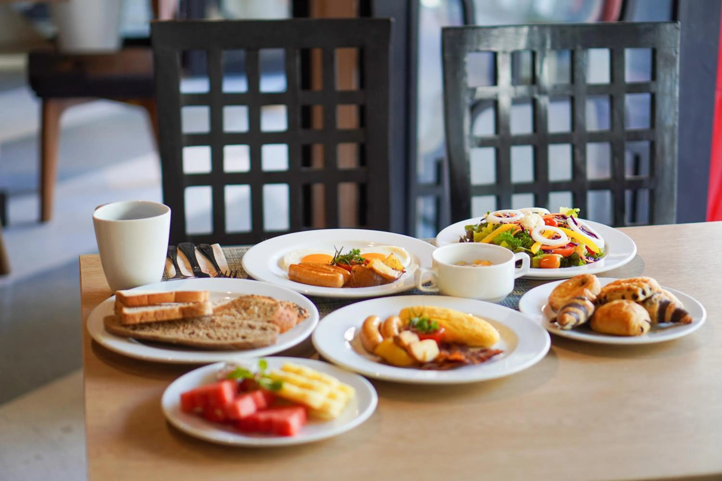 Breakfast in Tinidee Trendy Bangkok Khaosan