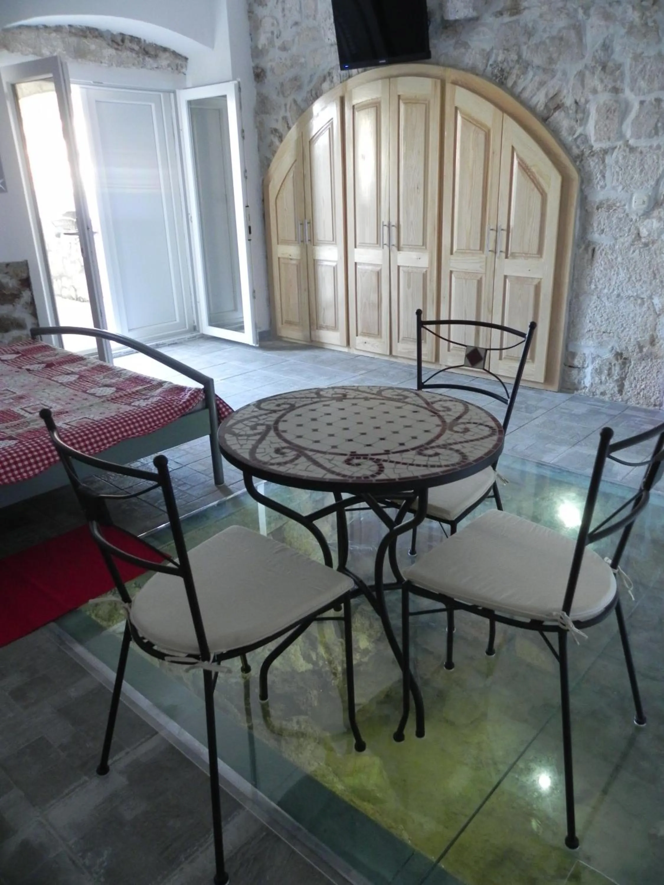Dining area in Apartments Acalinović