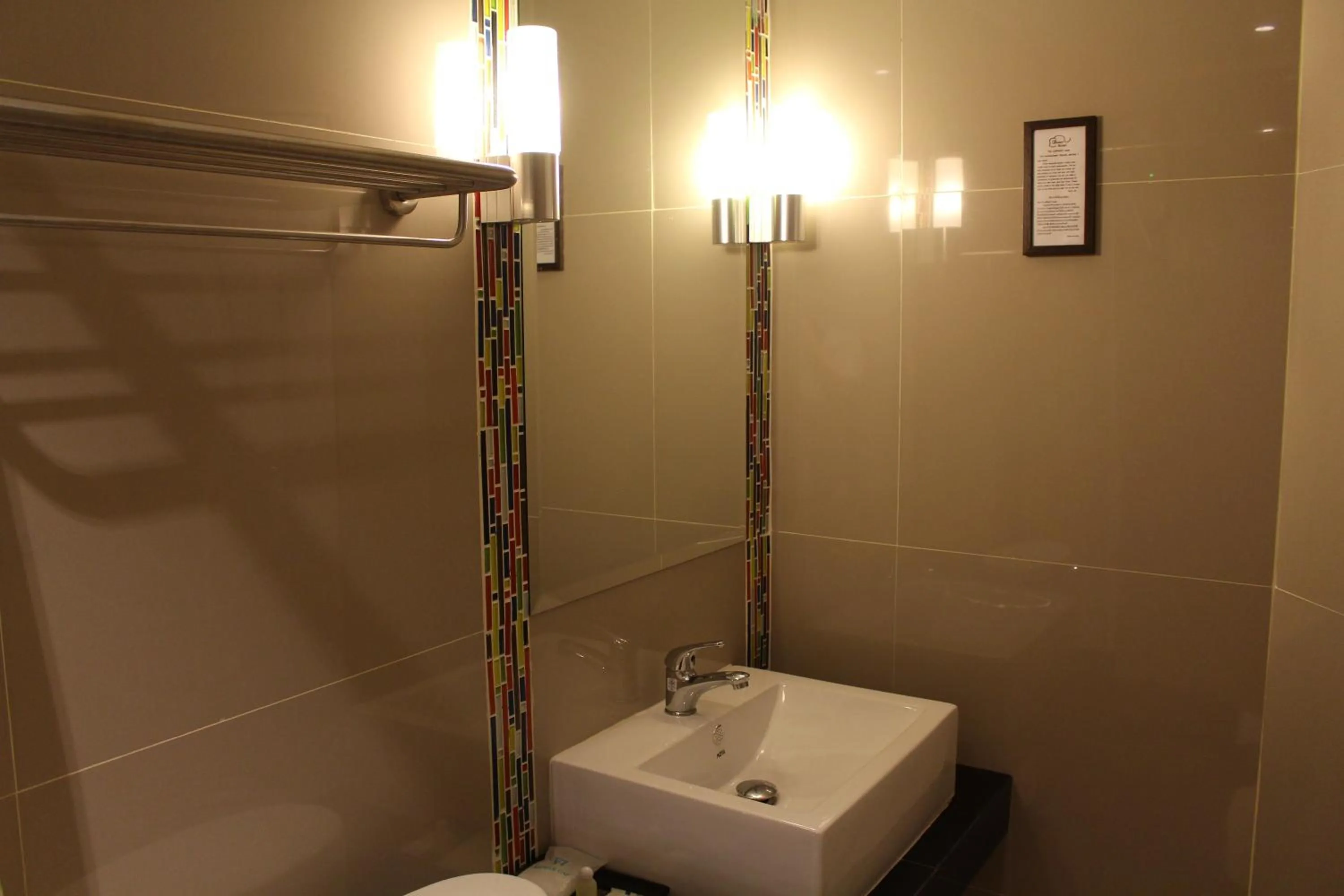 Photo of the whole room in The Lephant Hotel