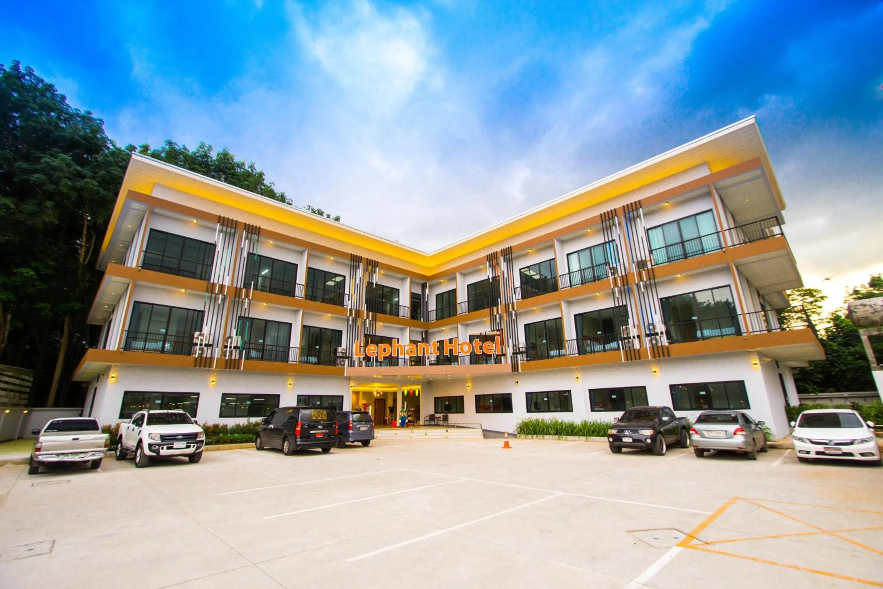 Facade/entrance in The Lephant Hotel